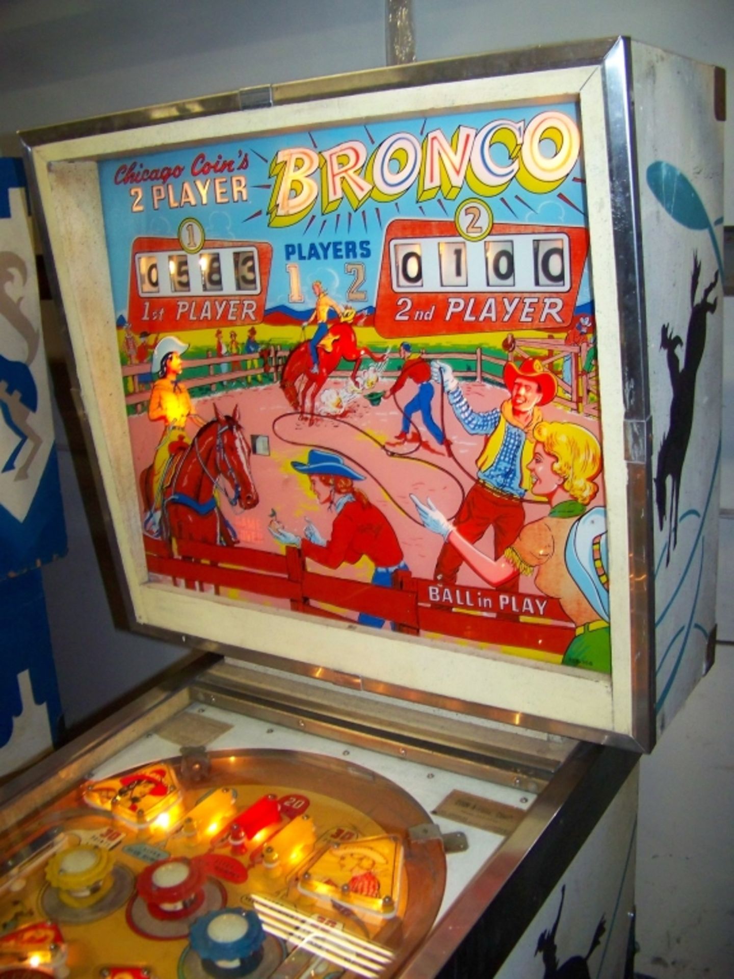 BRONCO PINBALL MACHINE CHICAGO COIN 1963 Item is in used condition. Evidence of wear and - Image 3 of 8