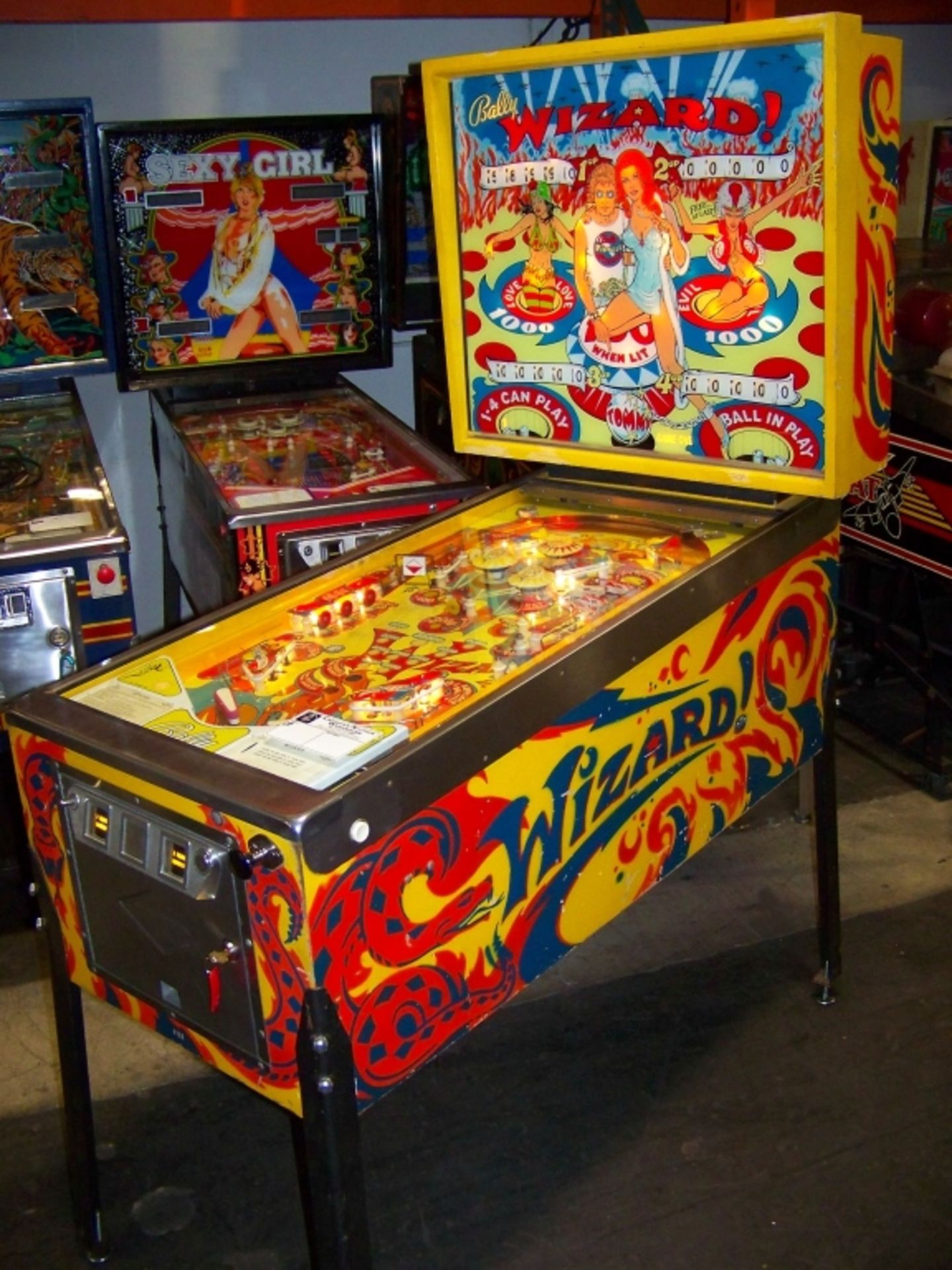 WIZARD! PINBALL MACHINE BALLY E.M. 1975 Item is in used condition. Evidence of wear and commercial - Image 2 of 10