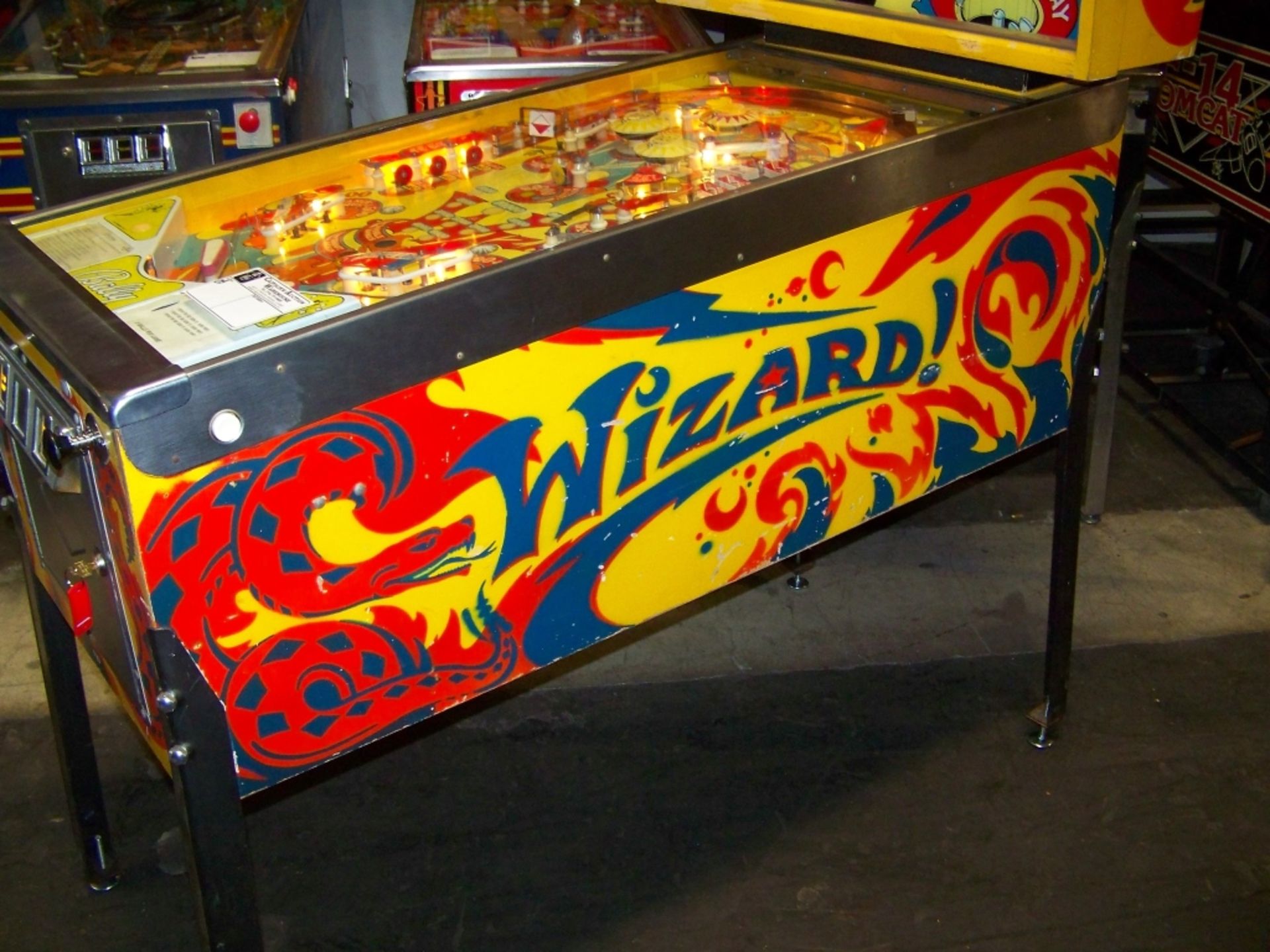WIZARD! PINBALL MACHINE BALLY E.M. 1975 Item is in used condition. Evidence of wear and commercial - Image 4 of 10