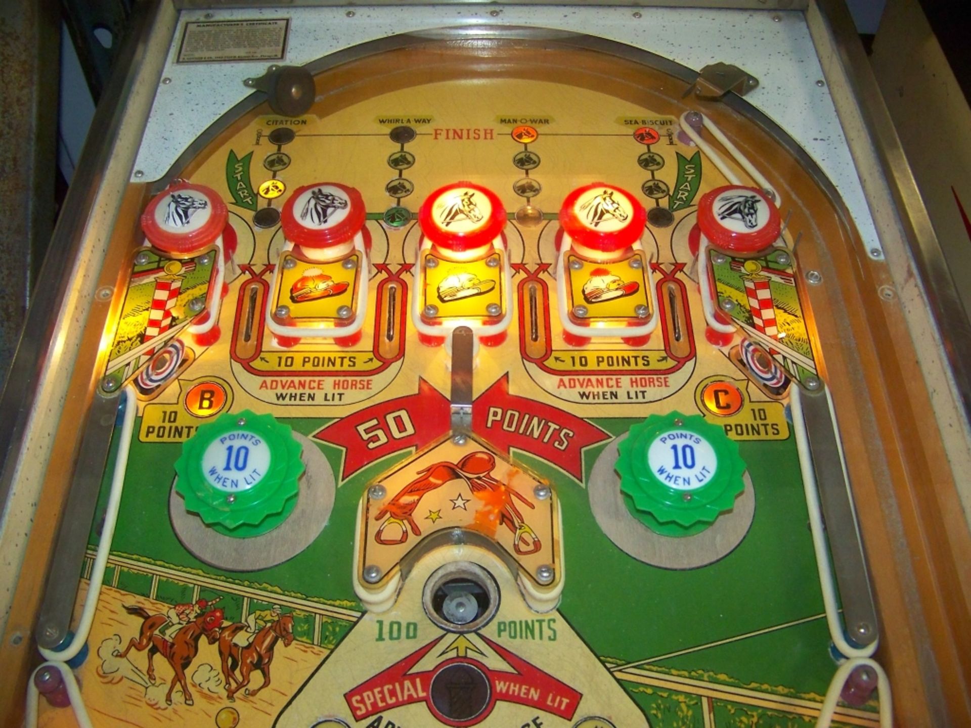 FOTO FINISH PINBALL MACHINE GOTTLIEB 1961 Item is in used condition. Evidence of wear and commercial - Image 7 of 7