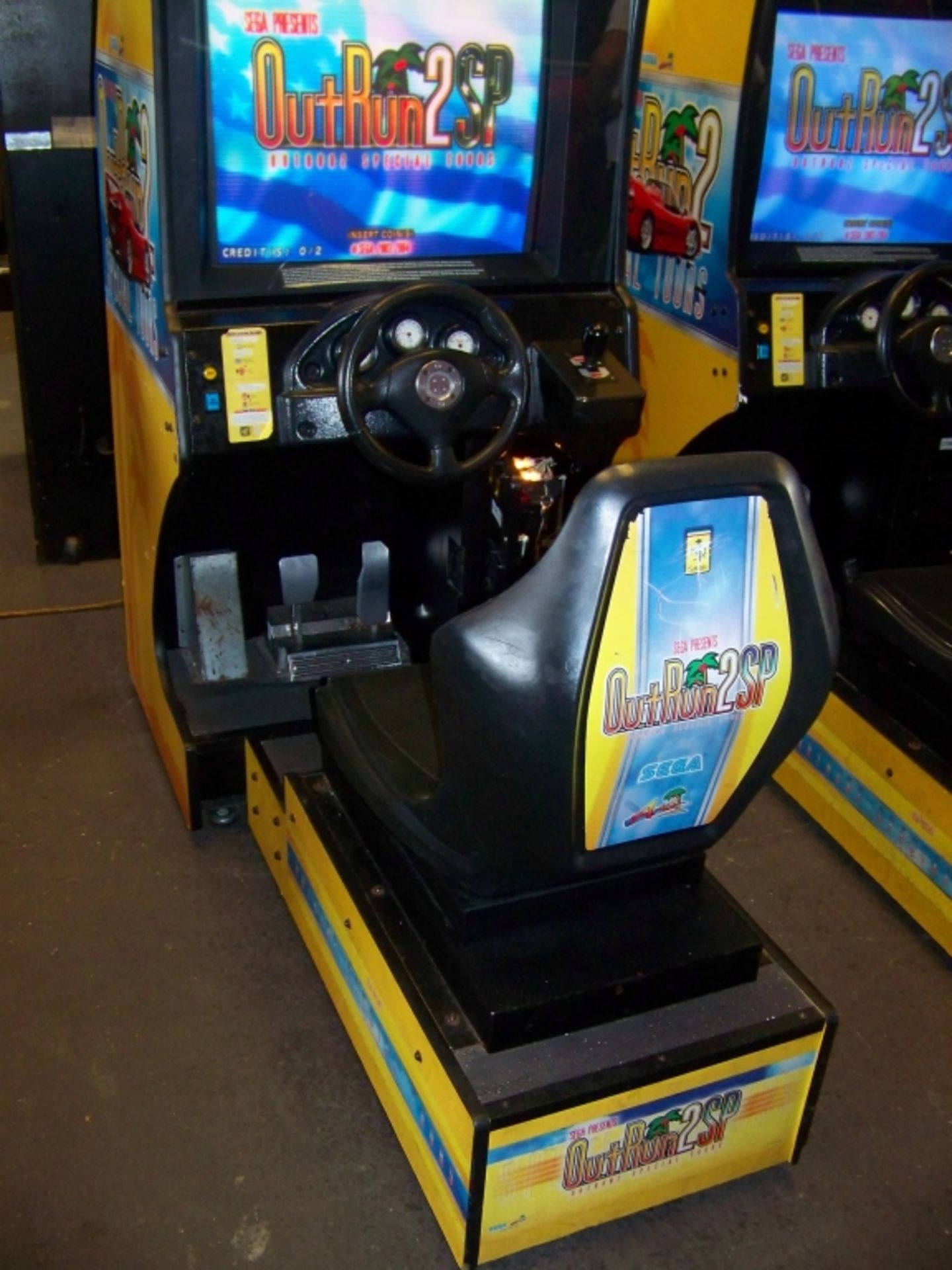 OUTRUN 2 SPECIAL EDITION RACING ARCADE GAME SEGA Item is in used condition. Evidence of wear and - Image 8 of 9