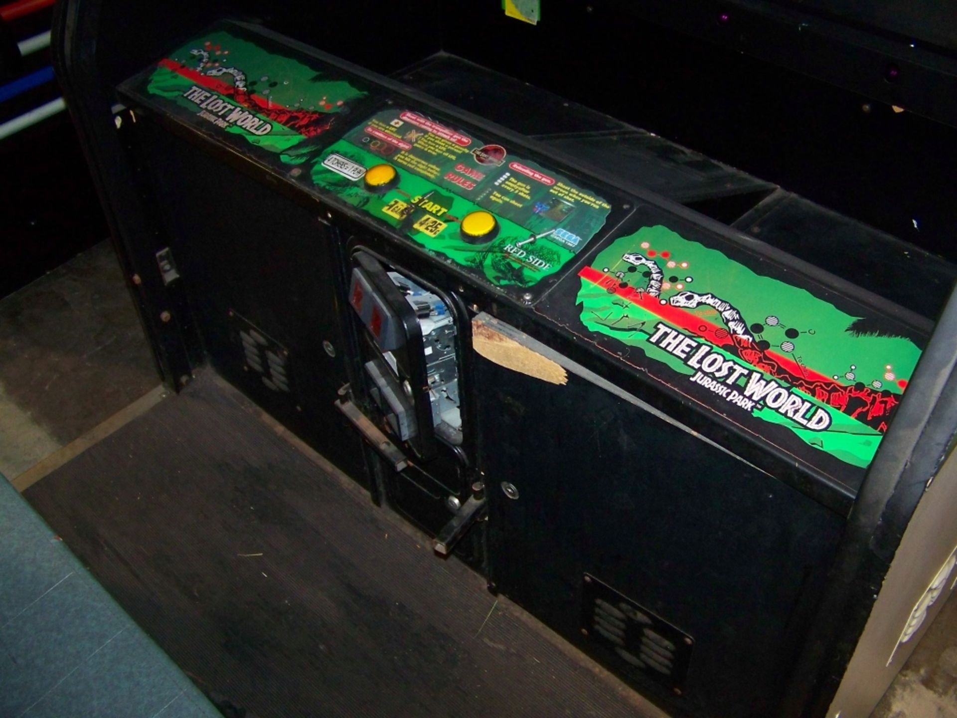 LOST WORLD 50"" ENVIRONMENTAL SHOOTER ARCADE SEGA Item is in used condition. Evidence of wear and - Image 7 of 9