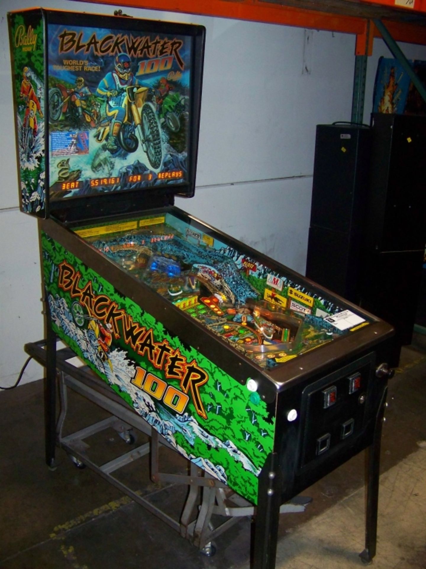 BLACKWATER 100 PINBALL MACHINE BALLY 1988 Item is in used condition. Evidence of wear and commercial
