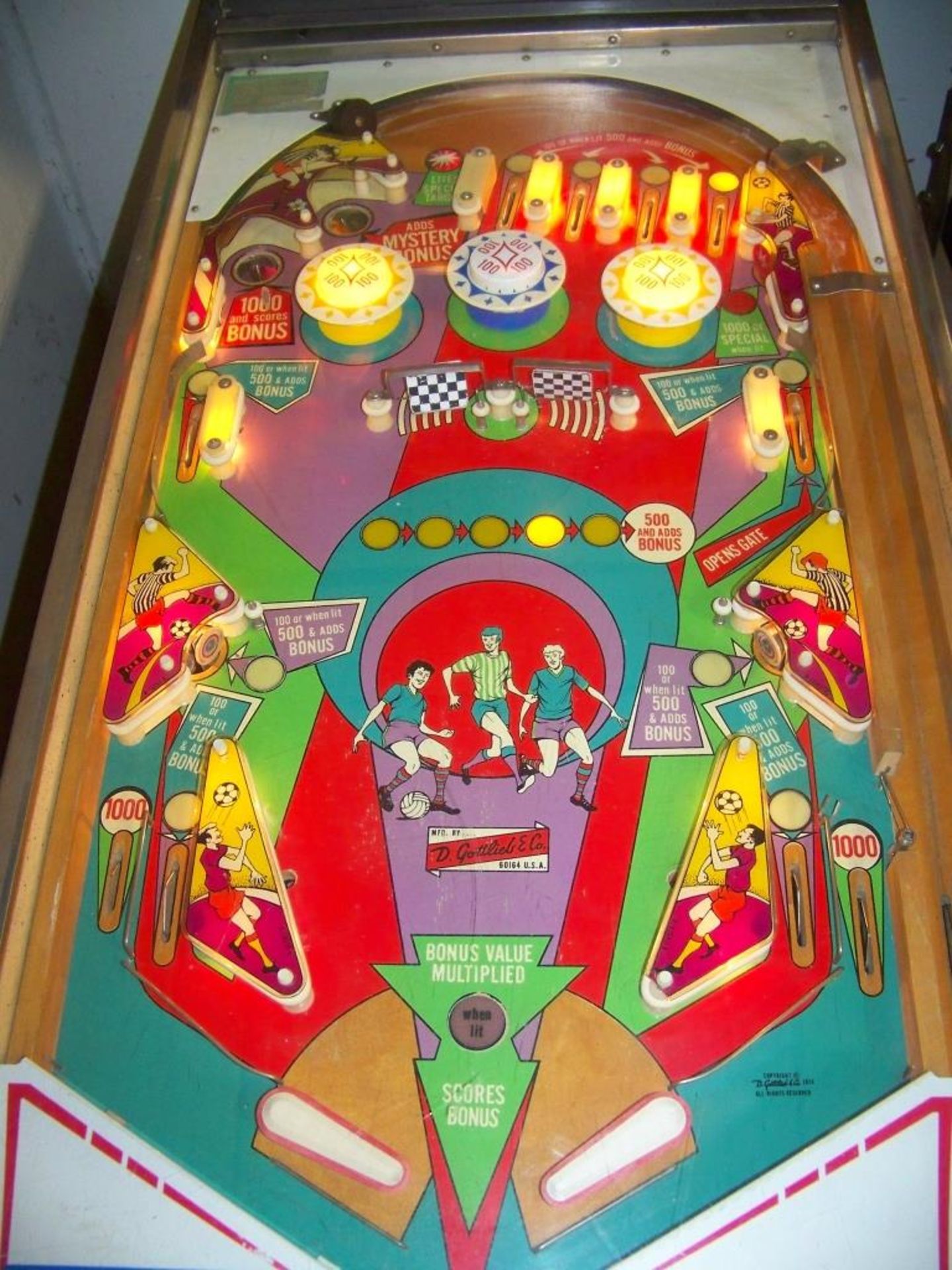 SOCCER PINBALL MACHINE ANIMATED BOX GOTTLIEB 1975 Item is in used condition. Evidence of wear and - Image 8 of 8