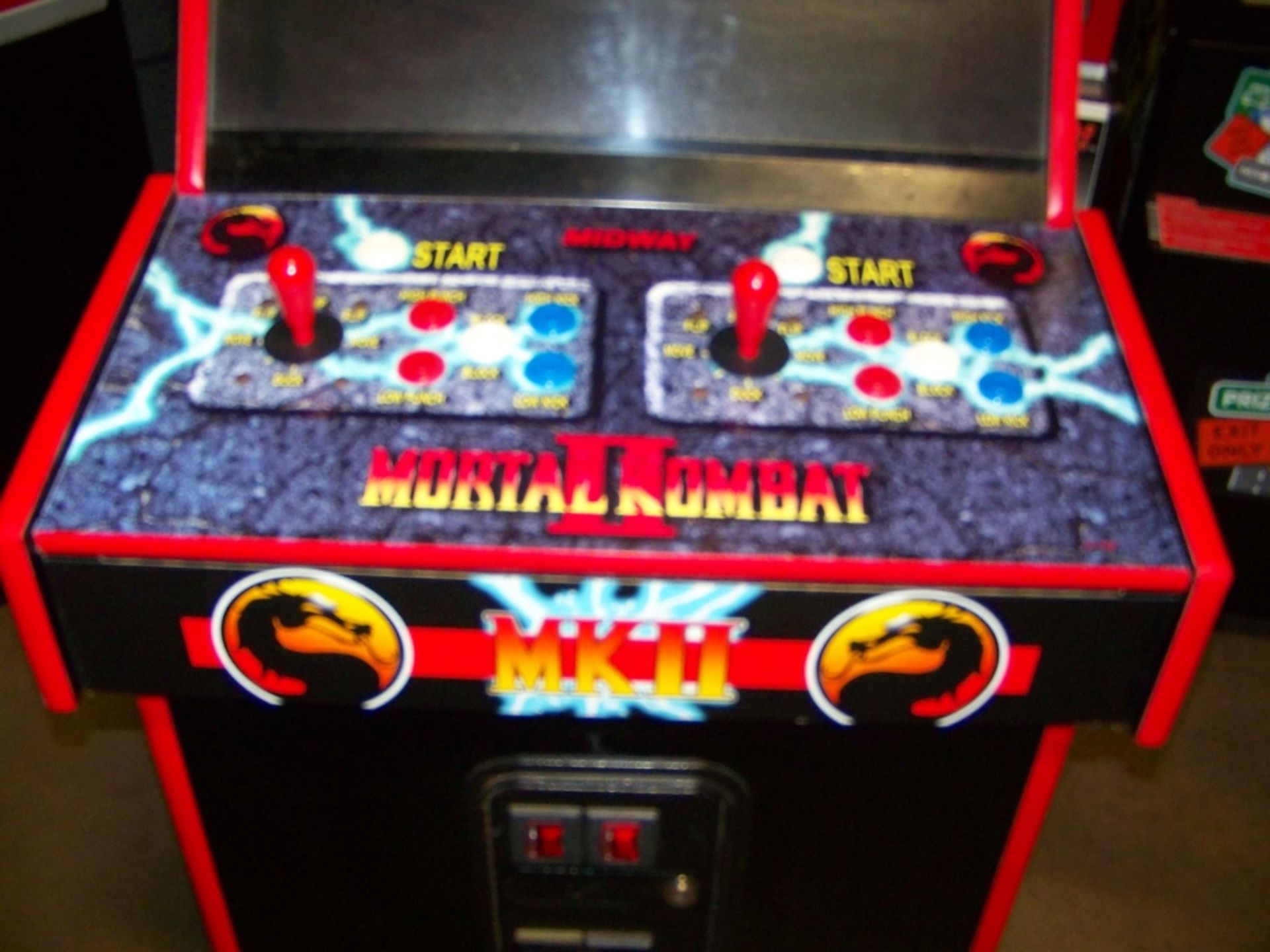 MORTAL KOMBAT II ARCADE GAME MIDWAY Item is in used condition. Evidence of wear and commercial - Image 7 of 8