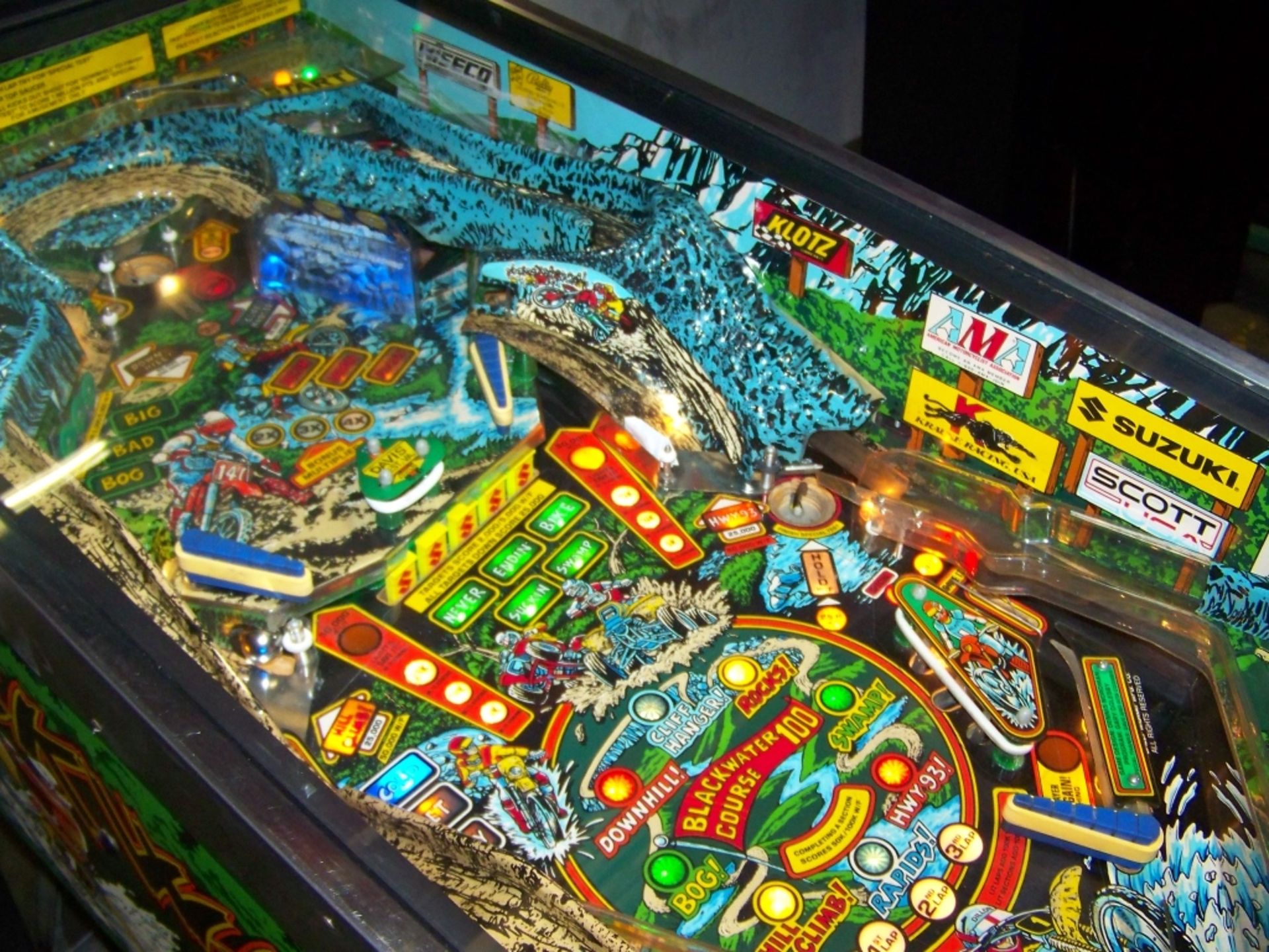 BLACKWATER 100 PINBALL MACHINE BALLY 1988 Item is in used condition. Evidence of wear and commercial - Image 9 of 10