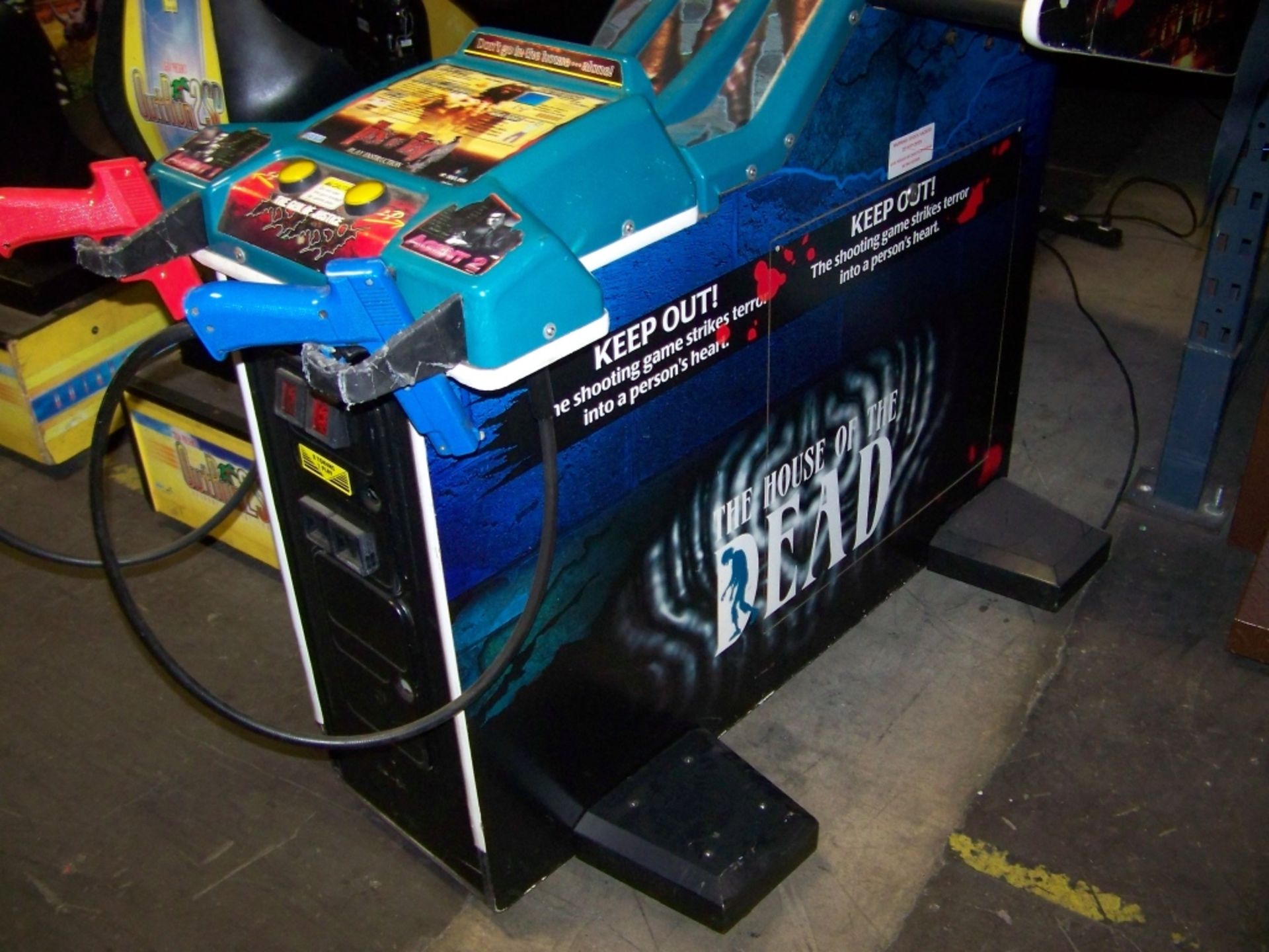 THE HOUSE OF THE DEAD ZOMBIE SHOOTER ARCADE GAME Item is in used condition. Evidence of wear and - Image 7 of 9