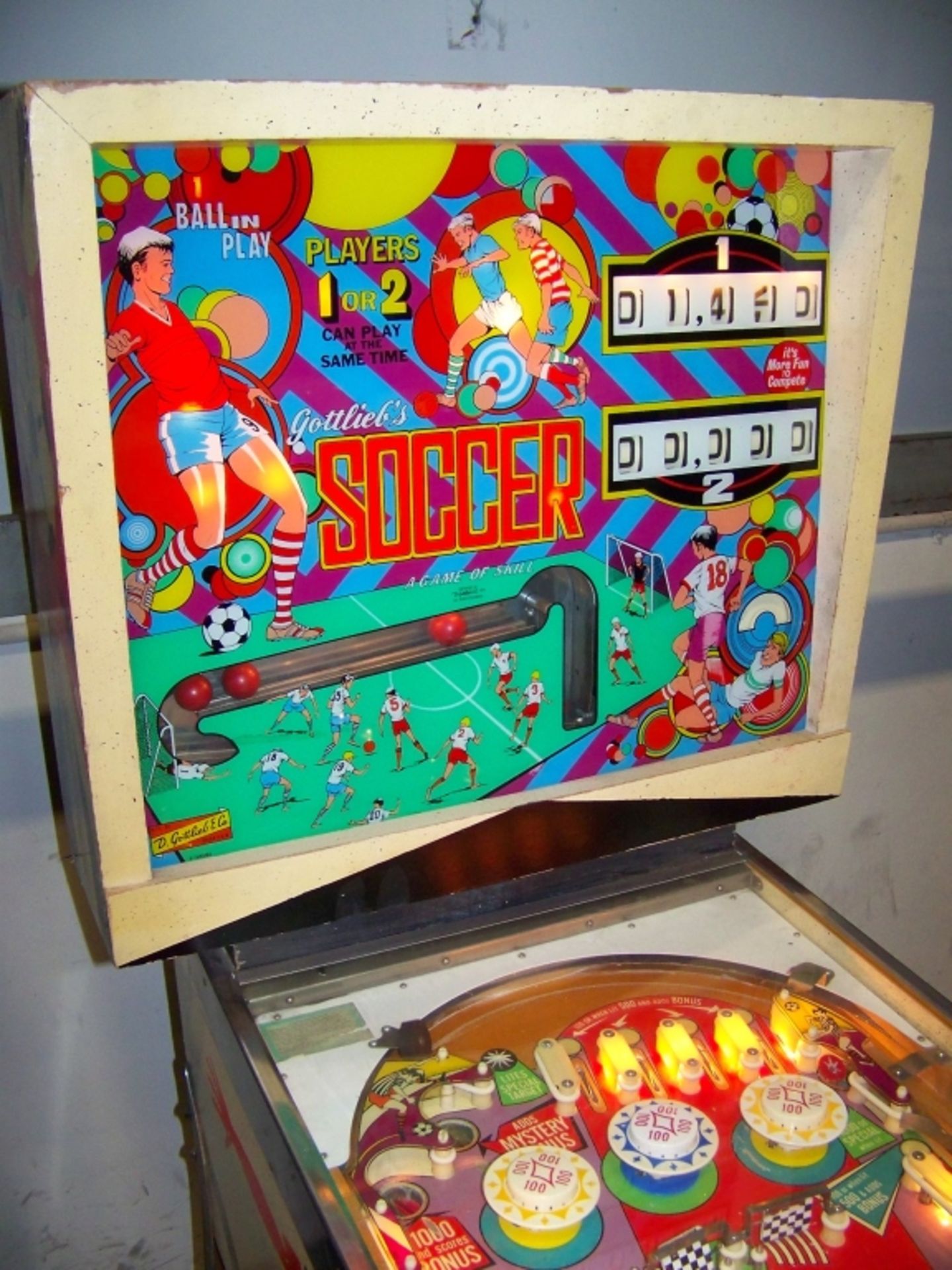 SOCCER PINBALL MACHINE ANIMATED BOX GOTTLIEB 1975 Item is in used condition. Evidence of wear and