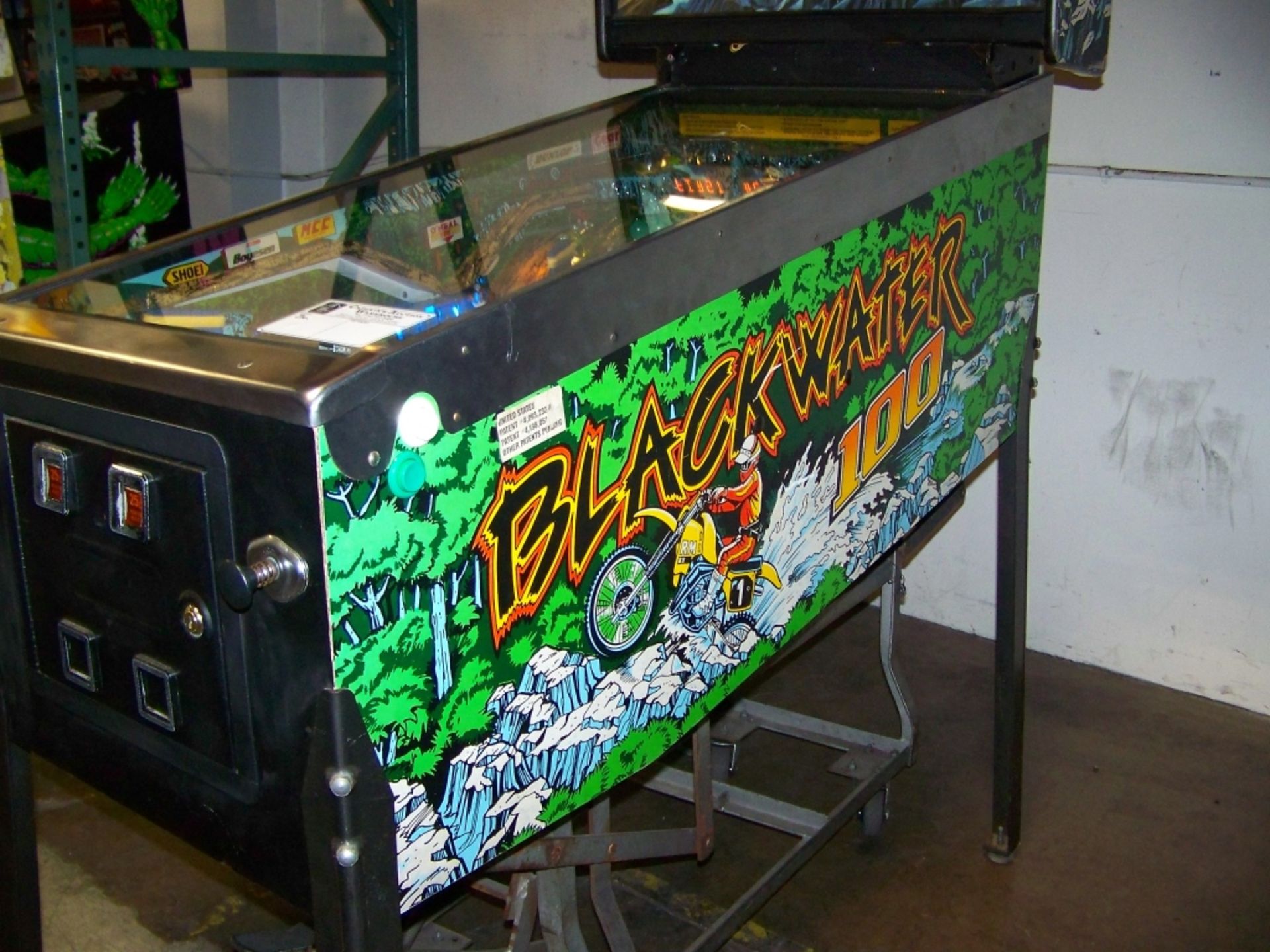 BLACKWATER 100 PINBALL MACHINE BALLY 1988 Item is in used condition. Evidence of wear and commercial - Image 4 of 10