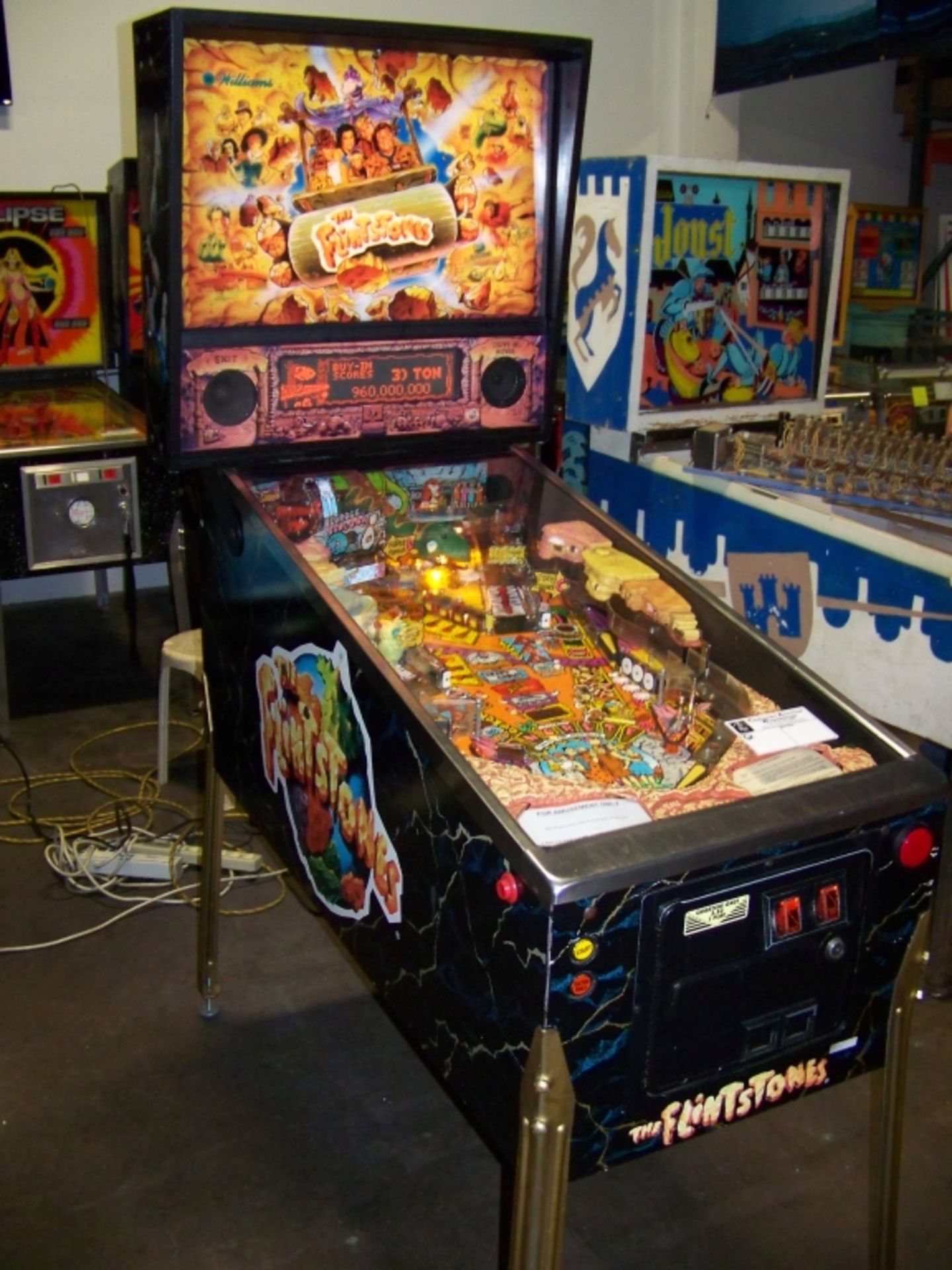 FLINSTONES THE MOVIE PINBALL MACHINE WILLIAMS 1994 Item is in used condition. Evidence of wear and