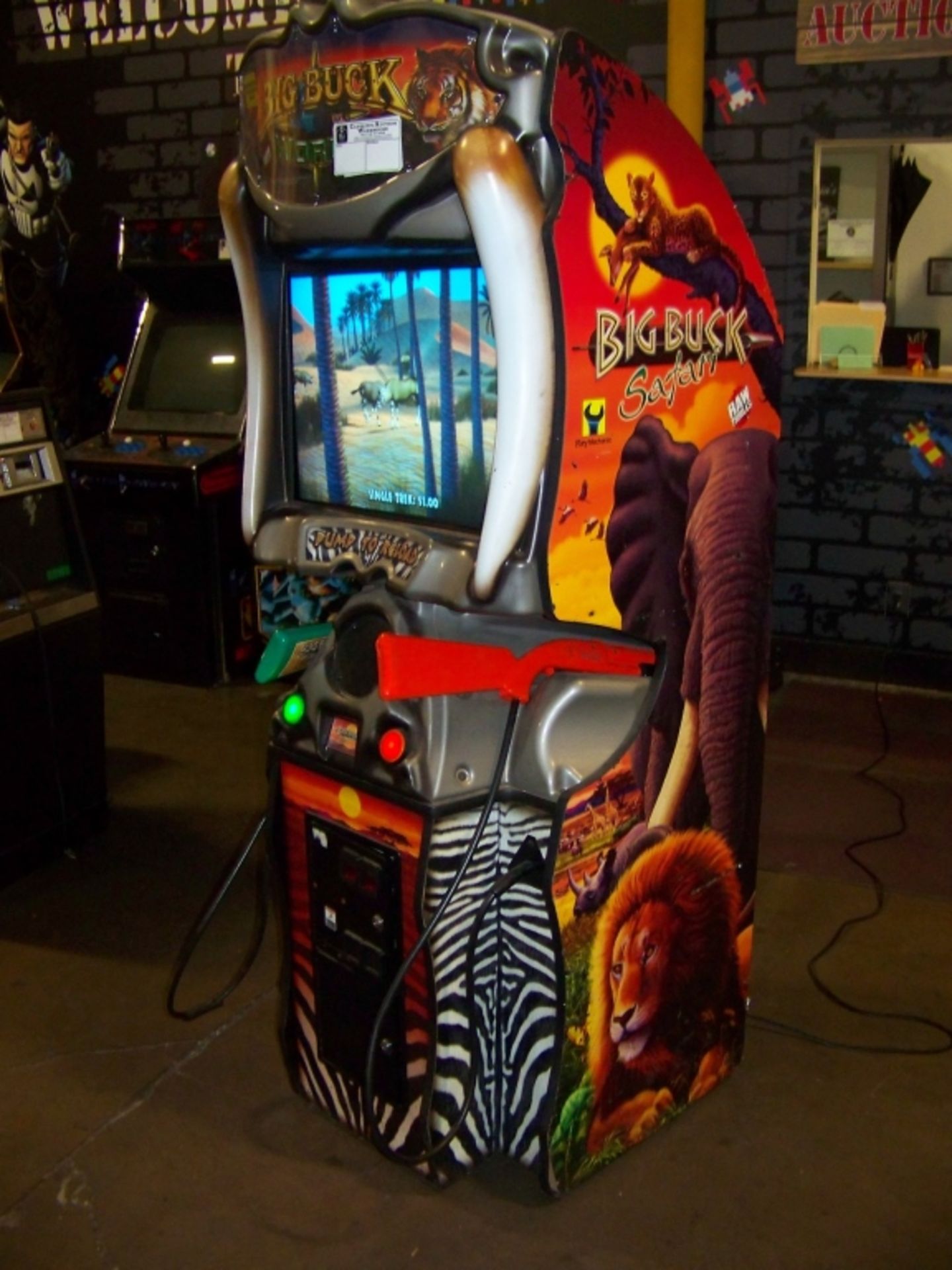 BIG BUCK HUNTER SAFARI RAW THRILLS ARCADE GAME Item is in used condition. Evidence of wear and - Image 2 of 5