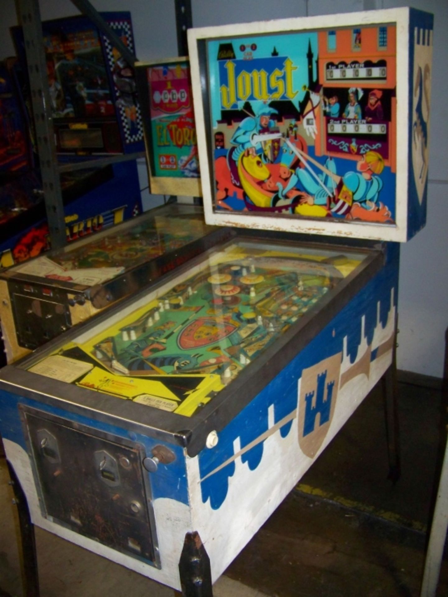 JOUST CLASSIC PINBALL MACHINE BALLY 1969 Item is in used condition. Evidence of wear and - Image 2 of 6