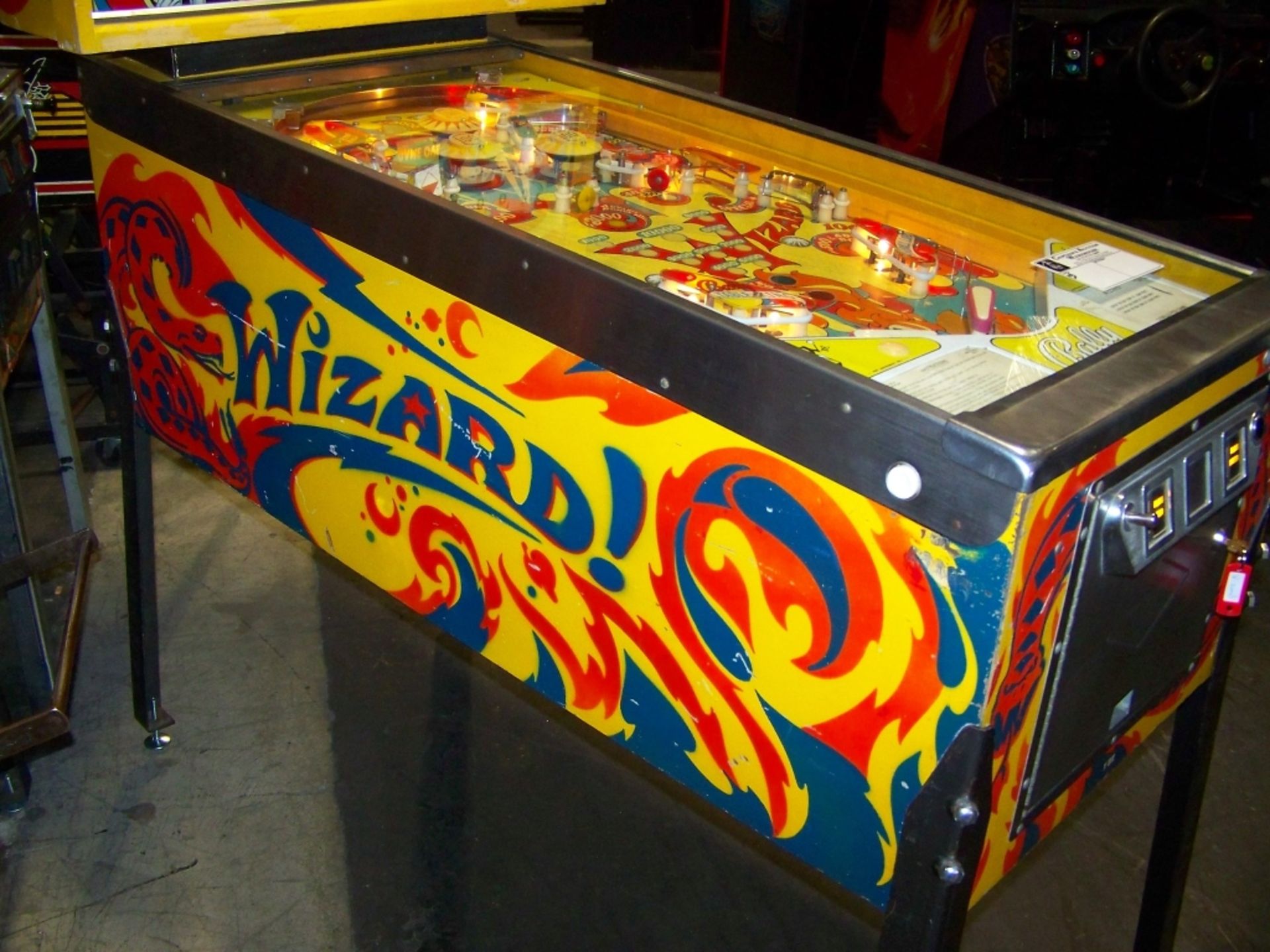 WIZARD! PINBALL MACHINE BALLY E.M. 1975 Item is in used condition. Evidence of wear and commercial - Image 3 of 10