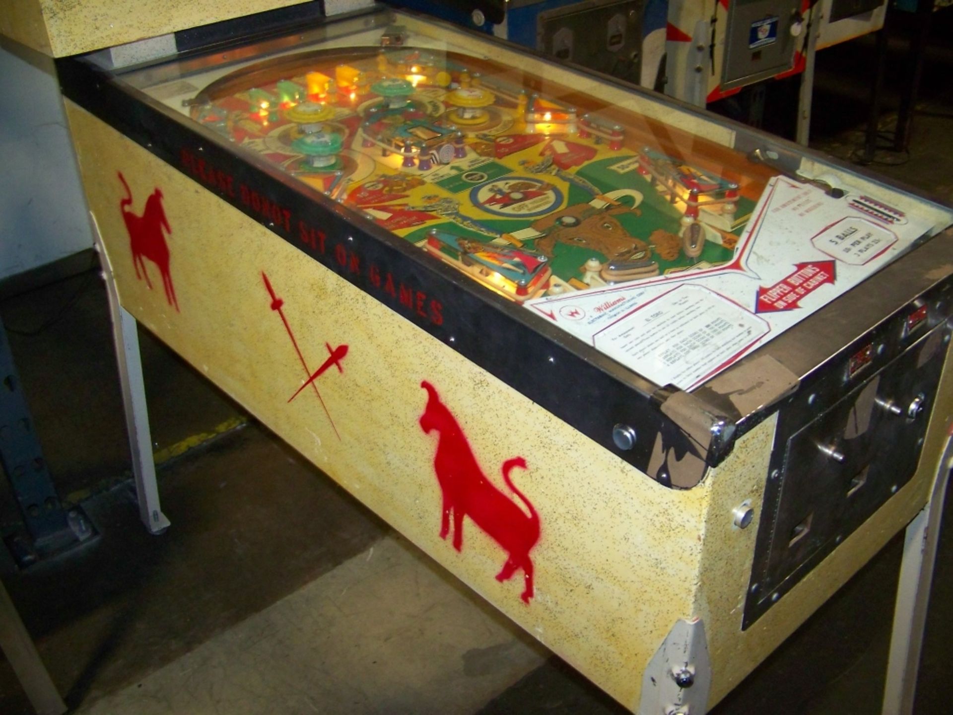 EL TORO PINBALL MACHINE WILLIAMS 1963 Item is in used condition. Evidence of wear and commercial - Image 5 of 5