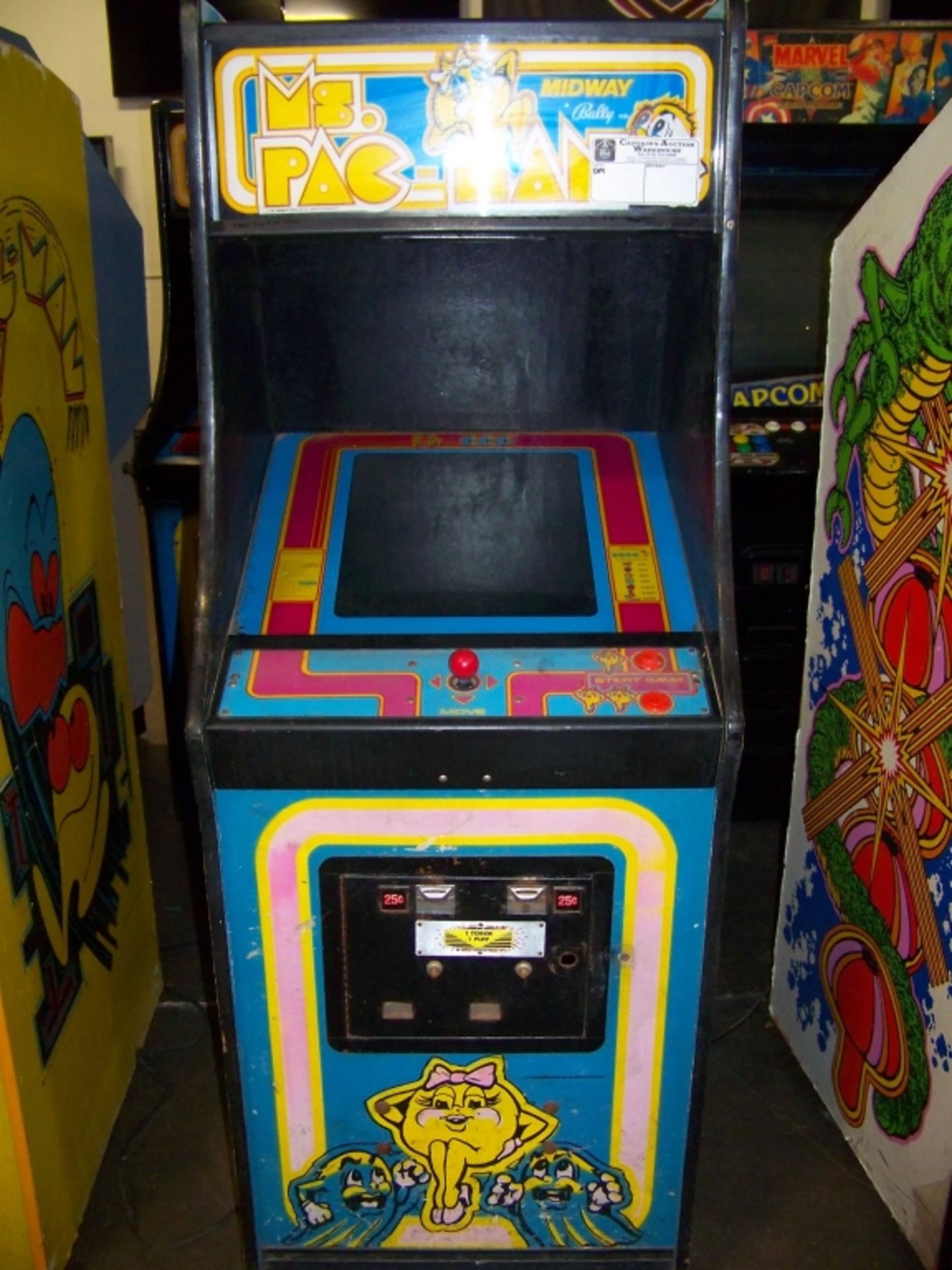 MS PACMAN CLASSIC ARCADE GAME MIDWAY Item is in used condition. Evidence of wear and commercial - Image 3 of 4