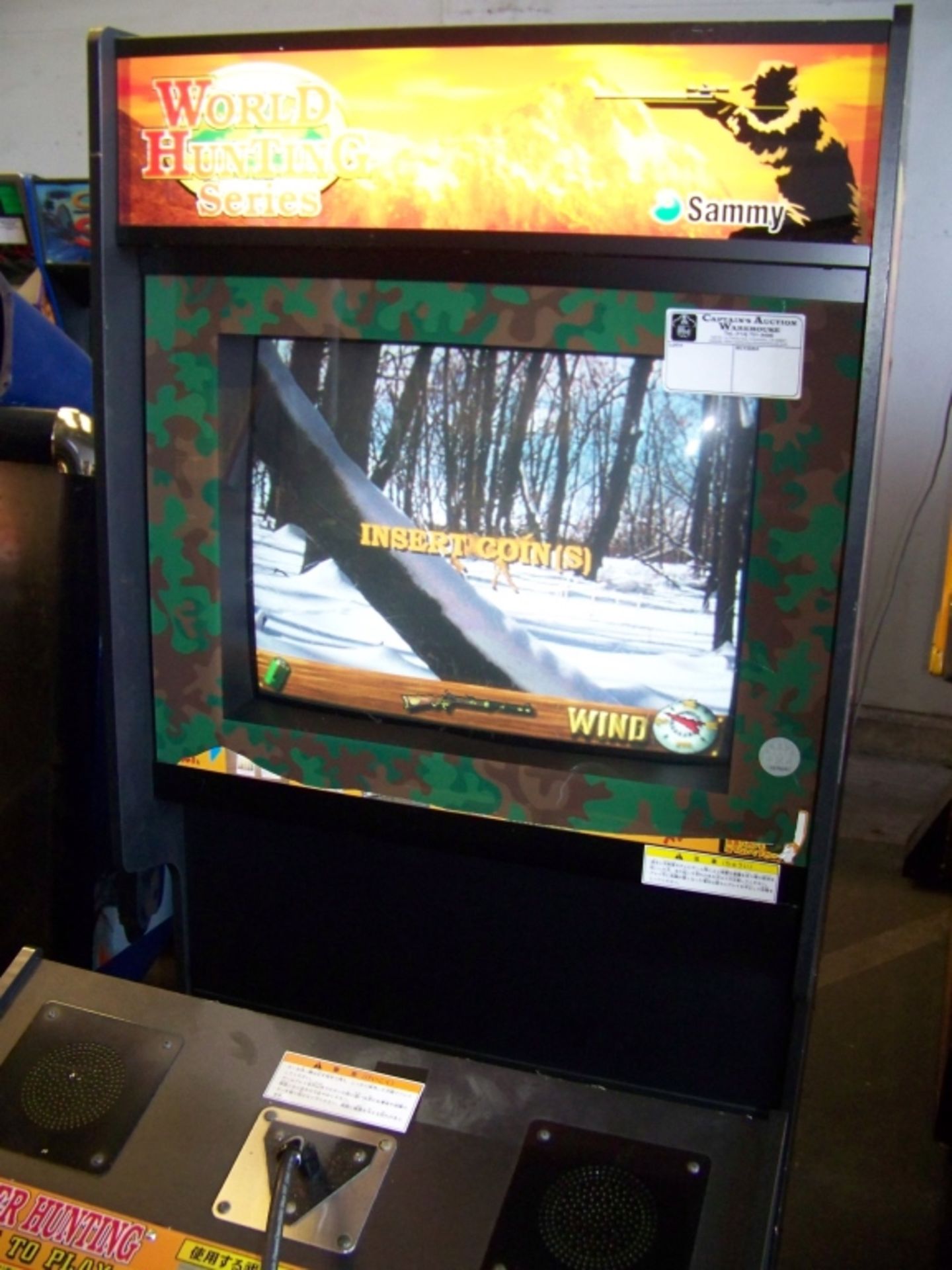 WORLD HUNTING SERIES SHOOTER ARCADE GAME SAMMY JP Item is in used condition. Evidence of wear and - Image 3 of 4