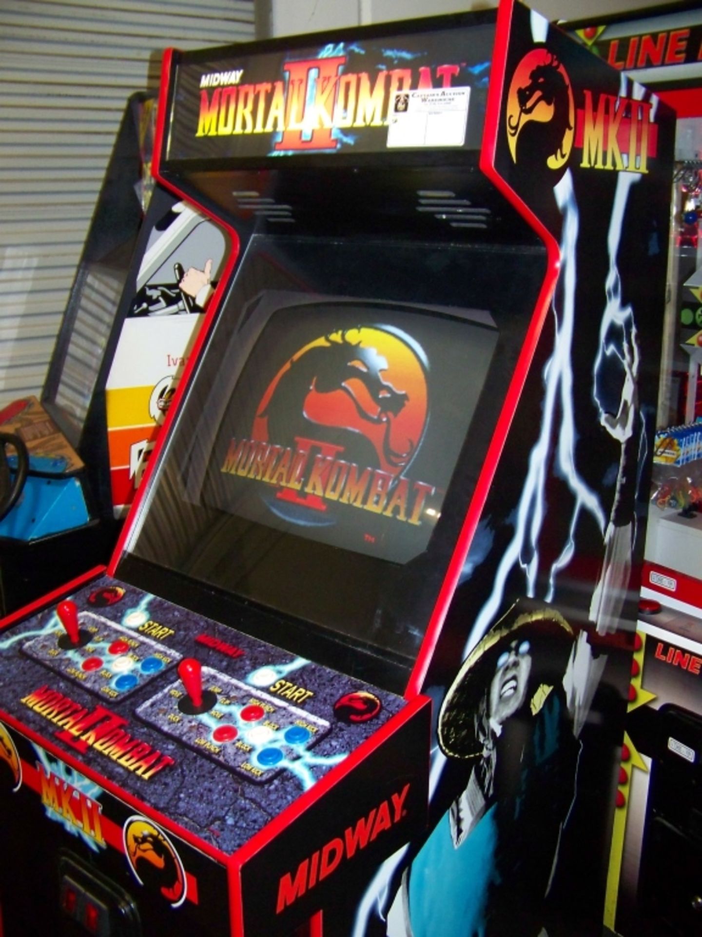 MORTAL KOMBAT II ARCADE GAME MIDWAY Item is in used condition. Evidence of wear and commercial - Image 6 of 8