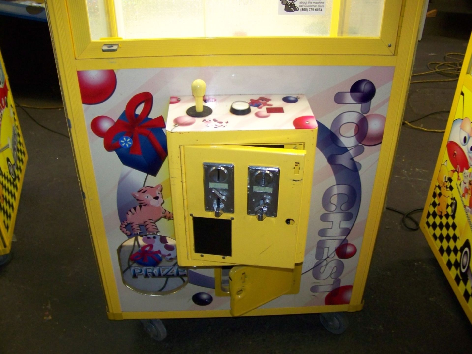 30"" TOY CHEST PLUSH CLAW CRANE MACHINE SMART Item is in used condition. Evidence of wear and - Image 3 of 3