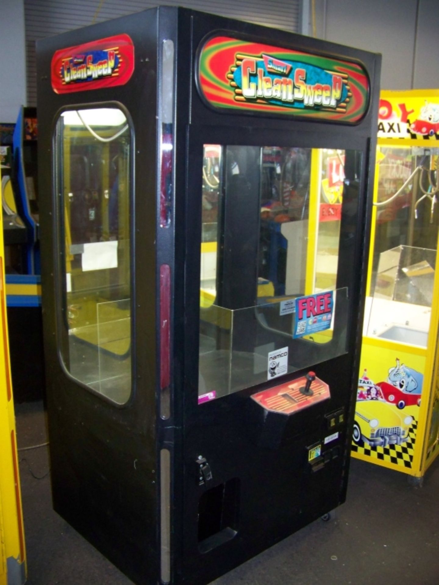 42"" SMART CLEAN SWEEP BLK PLUSH CLAW CRANE MACHINE Item is in used condition. Evidence of wear