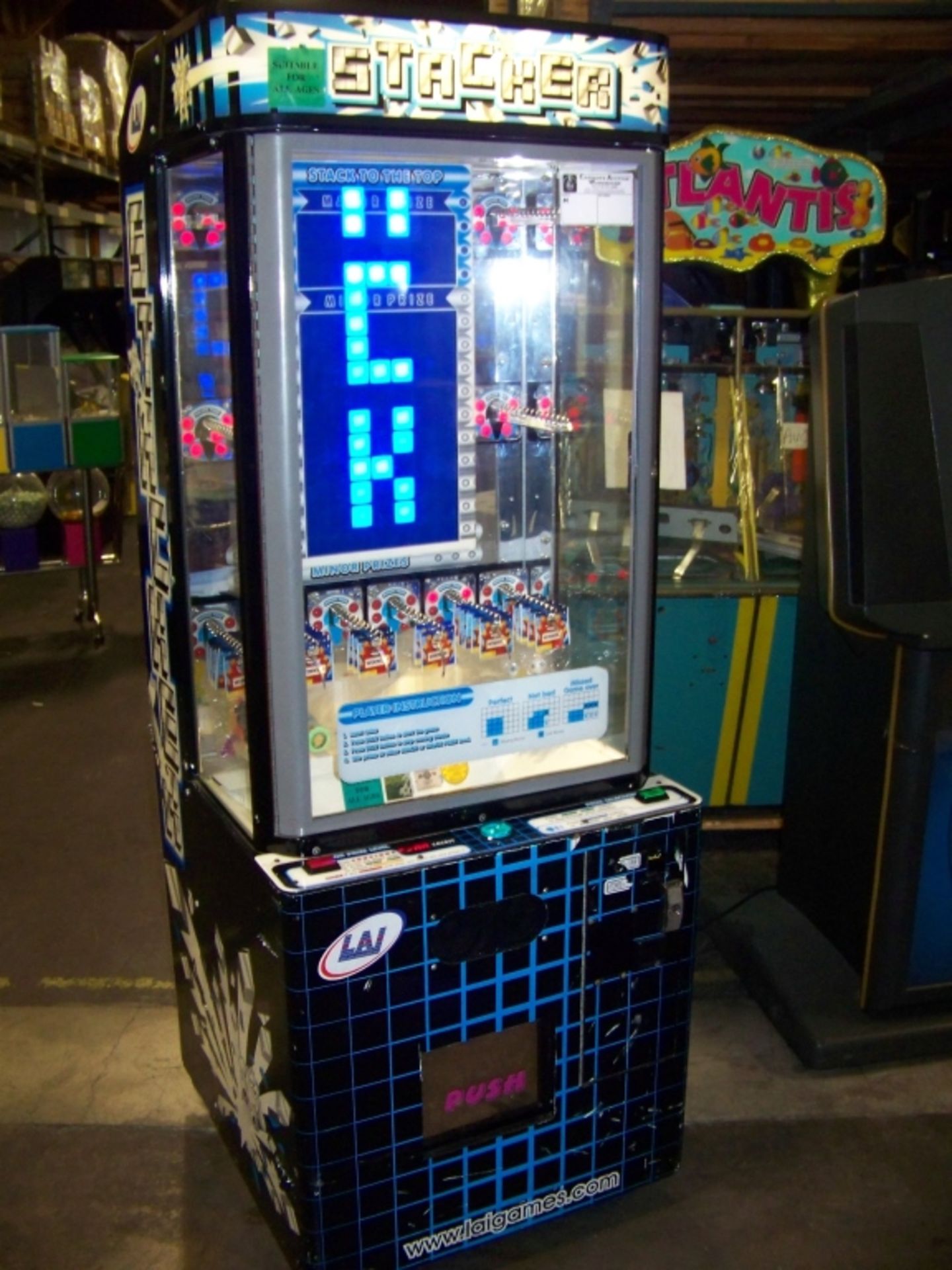 STACKER CLUB BLUE PRIZE REDEMPTION GAME LAI GAMES - Image 4 of 4