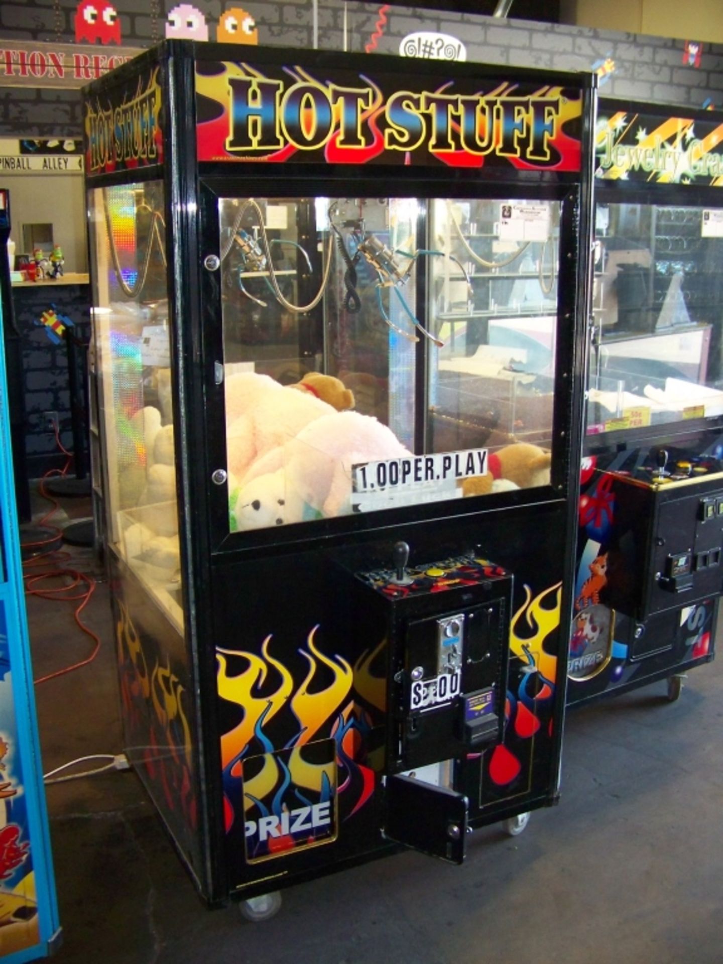 40" HOT STUFF PLUSH CLAW CRANE MACHINE