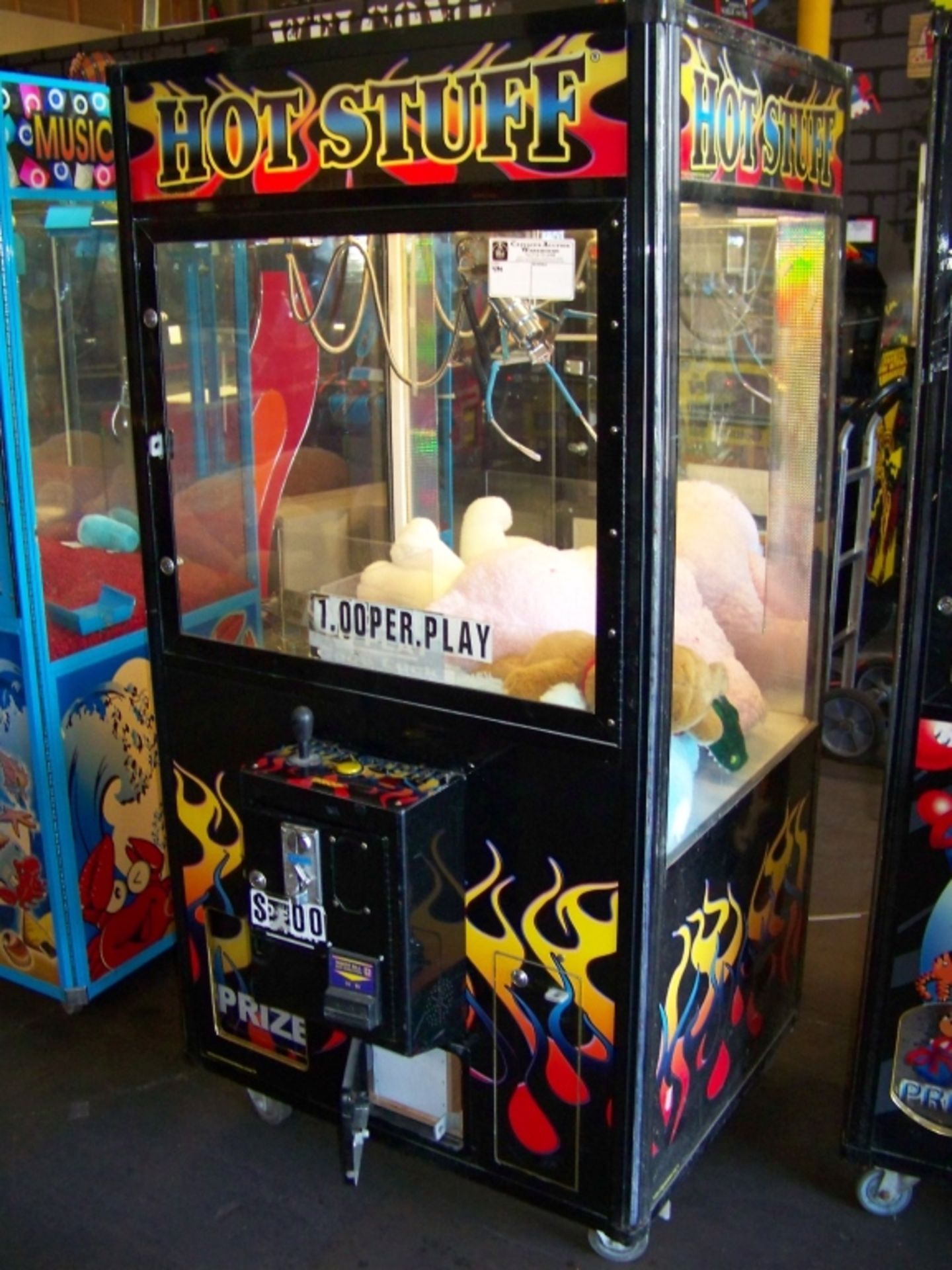 40" HOT STUFF PLUSH CLAW CRANE MACHINE - Image 2 of 4