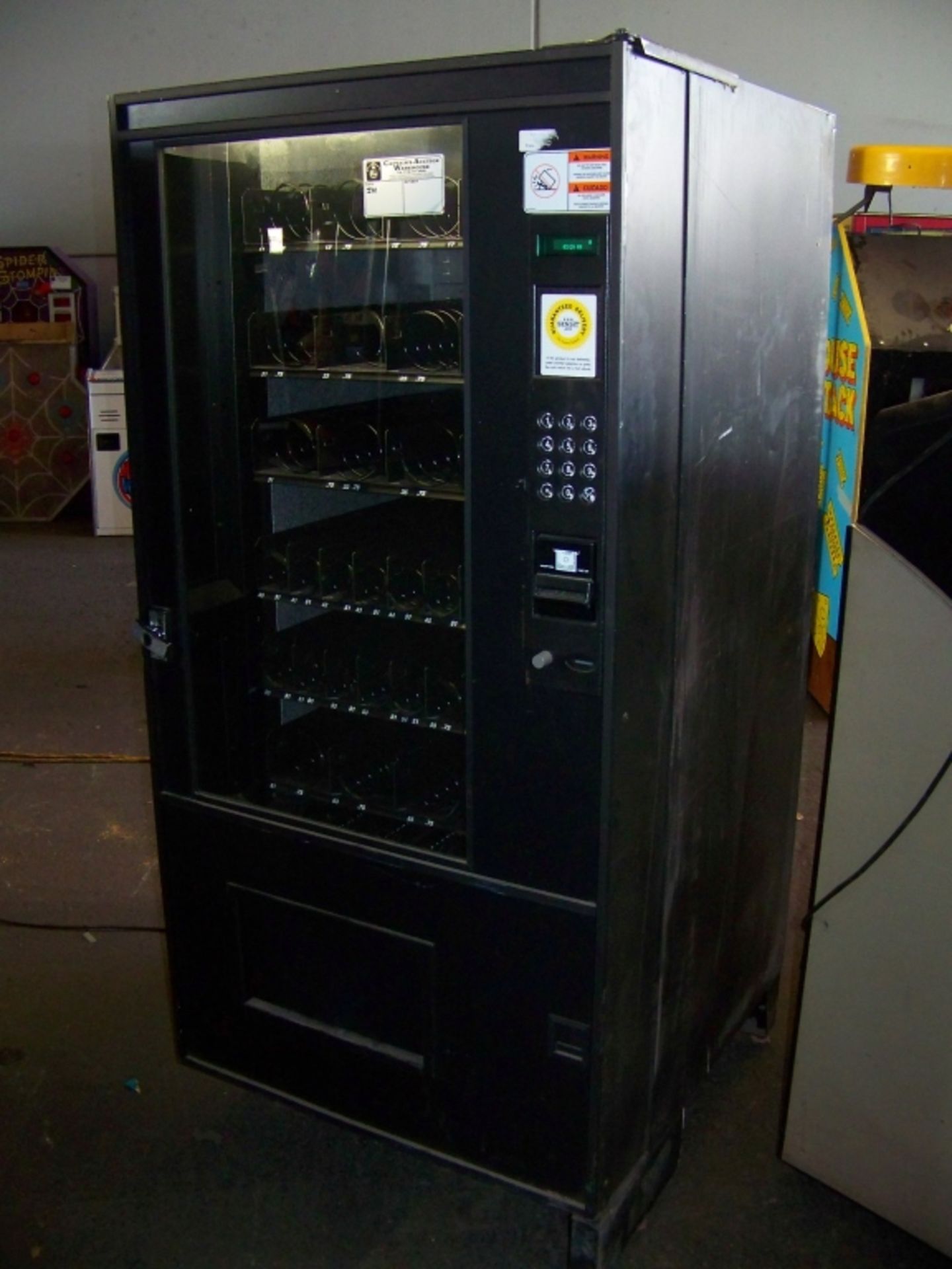 SPIRAL SNACK VENDING MACHINE AMS 35632 - Image 2 of 4