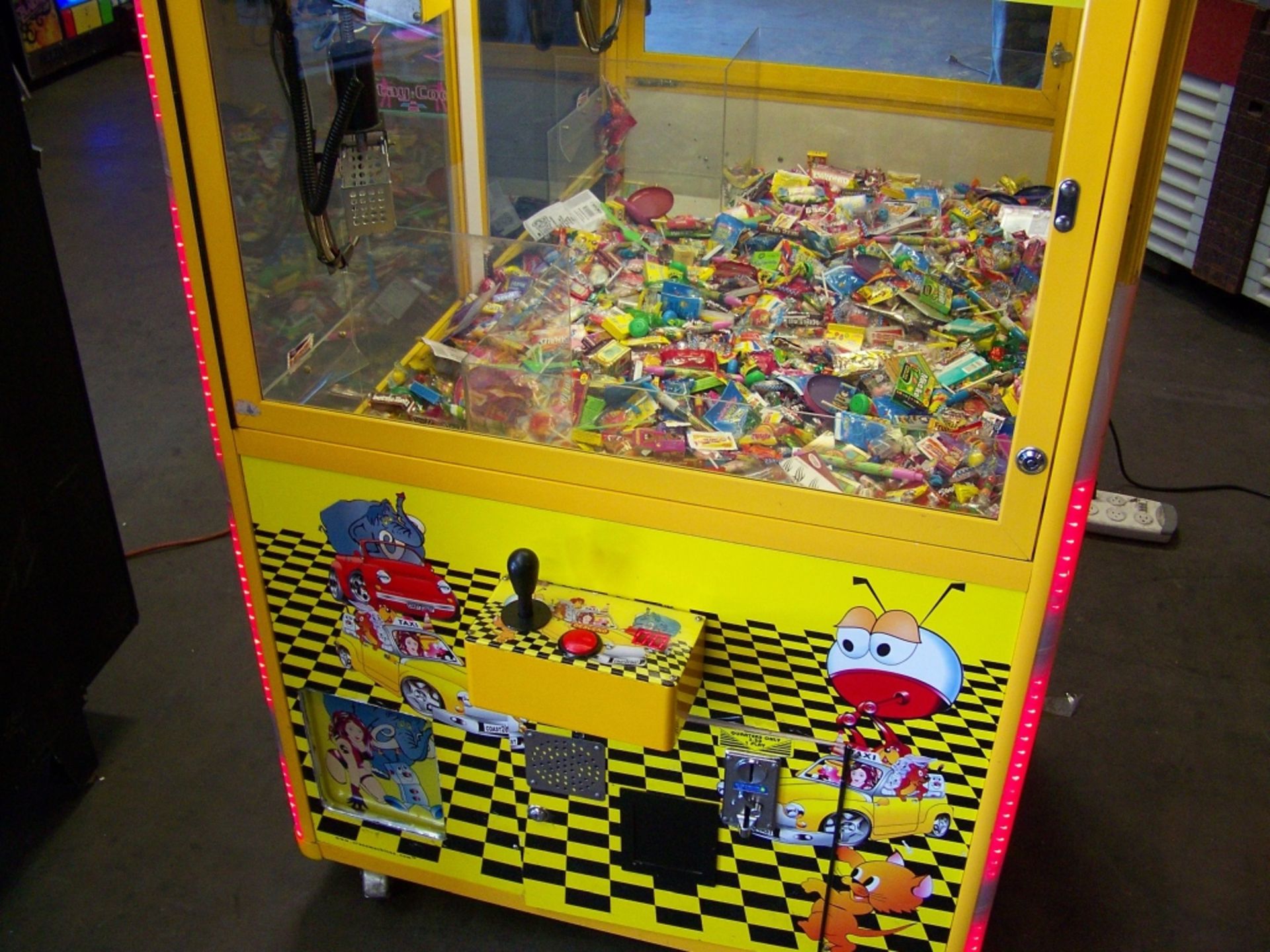 42" TOY TAXI MINI SIZE CANDY CLAW CRANE MACHINE - Image 4 of 4