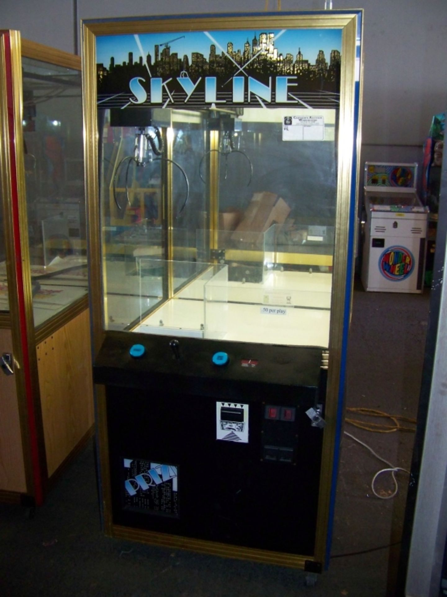 40" PREMIER SKYLINE PLUSH CLAW CRANE MACHINE