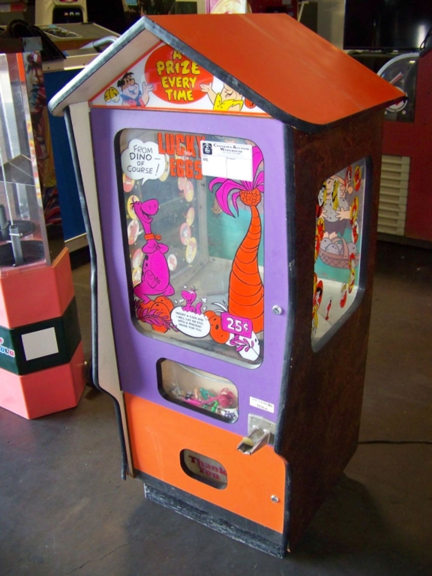 FLINSTONES LUCKY EGG PRIZE VENDING MACHINE