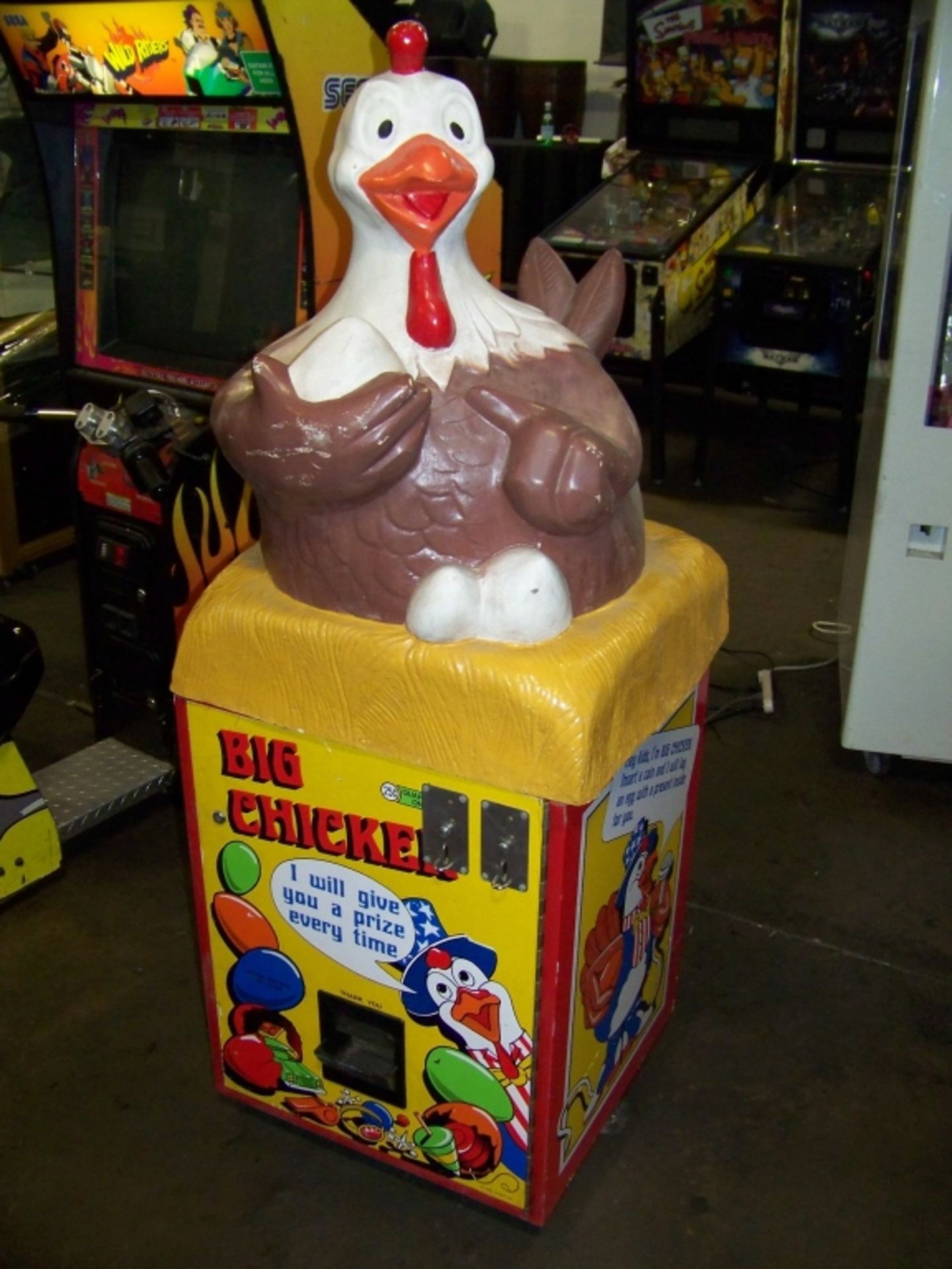 BIG CHICKEN NOVELTY PRIZE VENDING MACHINE