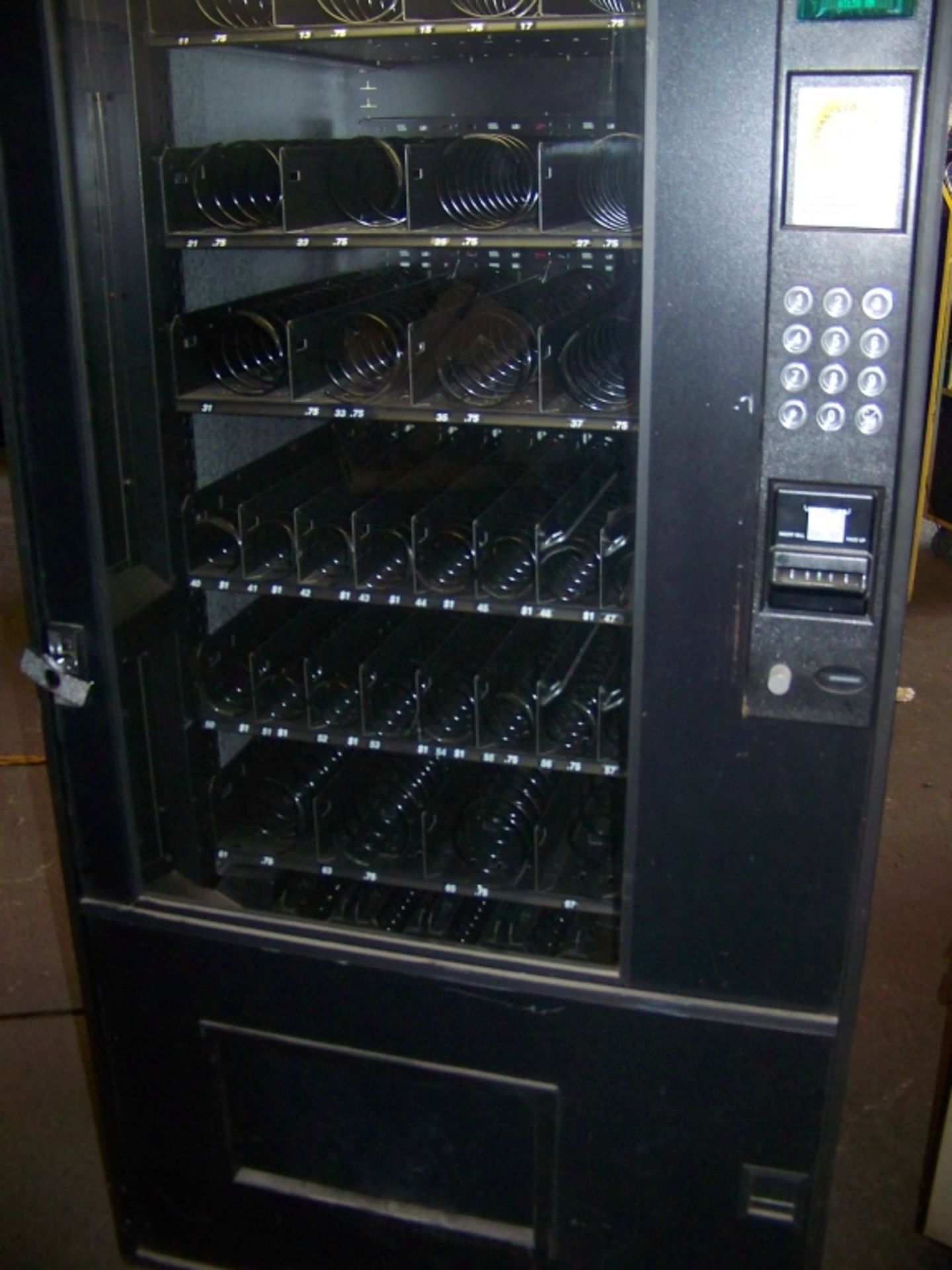 SPIRAL SNACK VENDING MACHINE AMS 35632 - Image 4 of 4