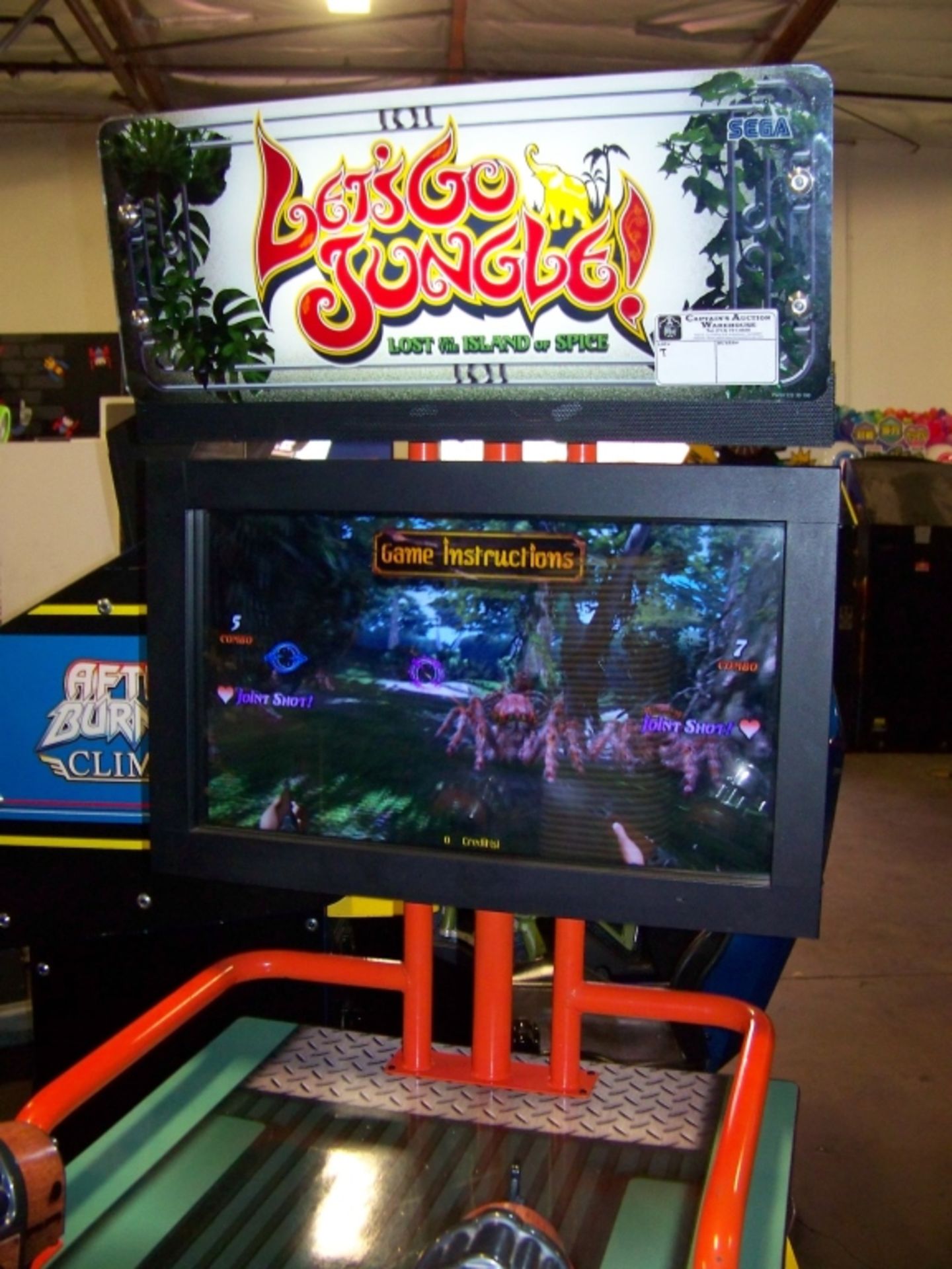 LETS GO JUNGLE UPRIGHT SHOOTER ARCADE GAME SEGA - Image 8 of 8