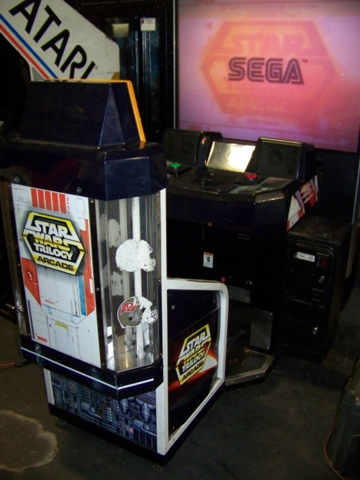 STAR WARS TRILOGY DELUXE 50" ARCADE GAME - Image 4 of 6