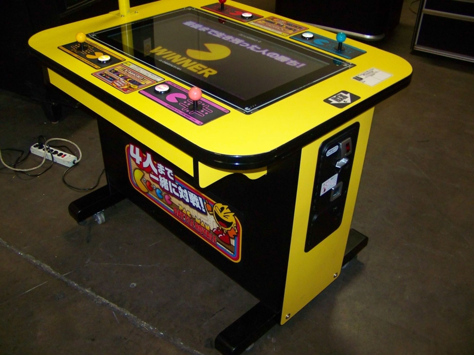 PACMAN BATTLE ROYALE UPRIGHT COCKTAIL TABLE NAMCO - Image 3 of 8