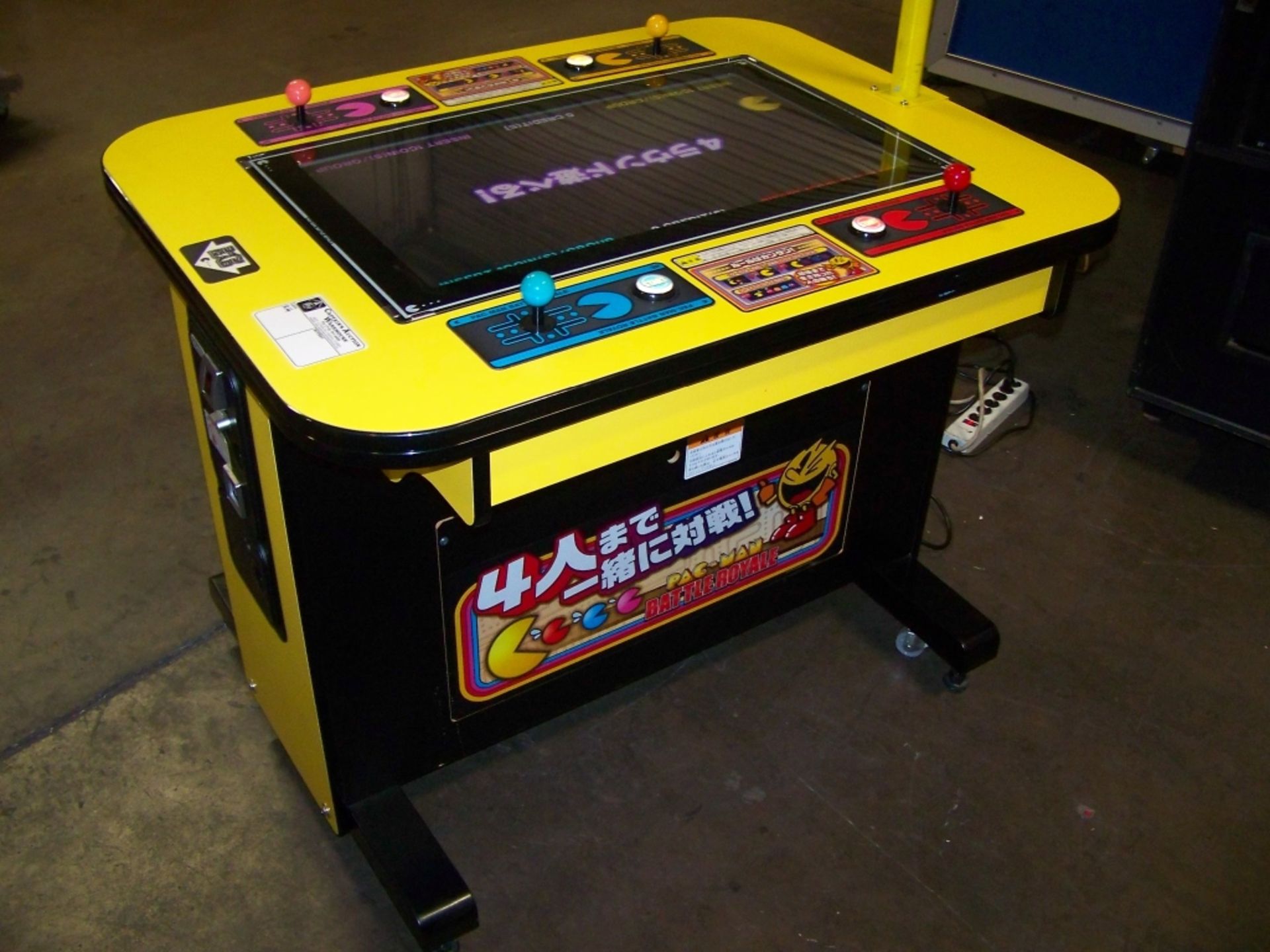PACMAN BATTLE ROYALE UPRIGHT COCKTAIL TABLE NAMCO - Image 4 of 8