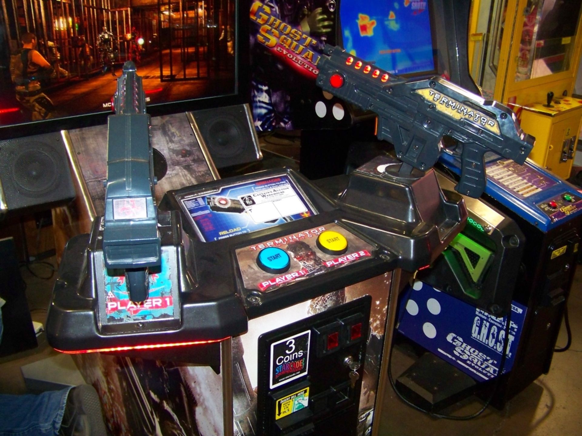 TERMINATOR SALVATION 32" FIXED GUN SHOOTER ARCADE - Image 11 of 13