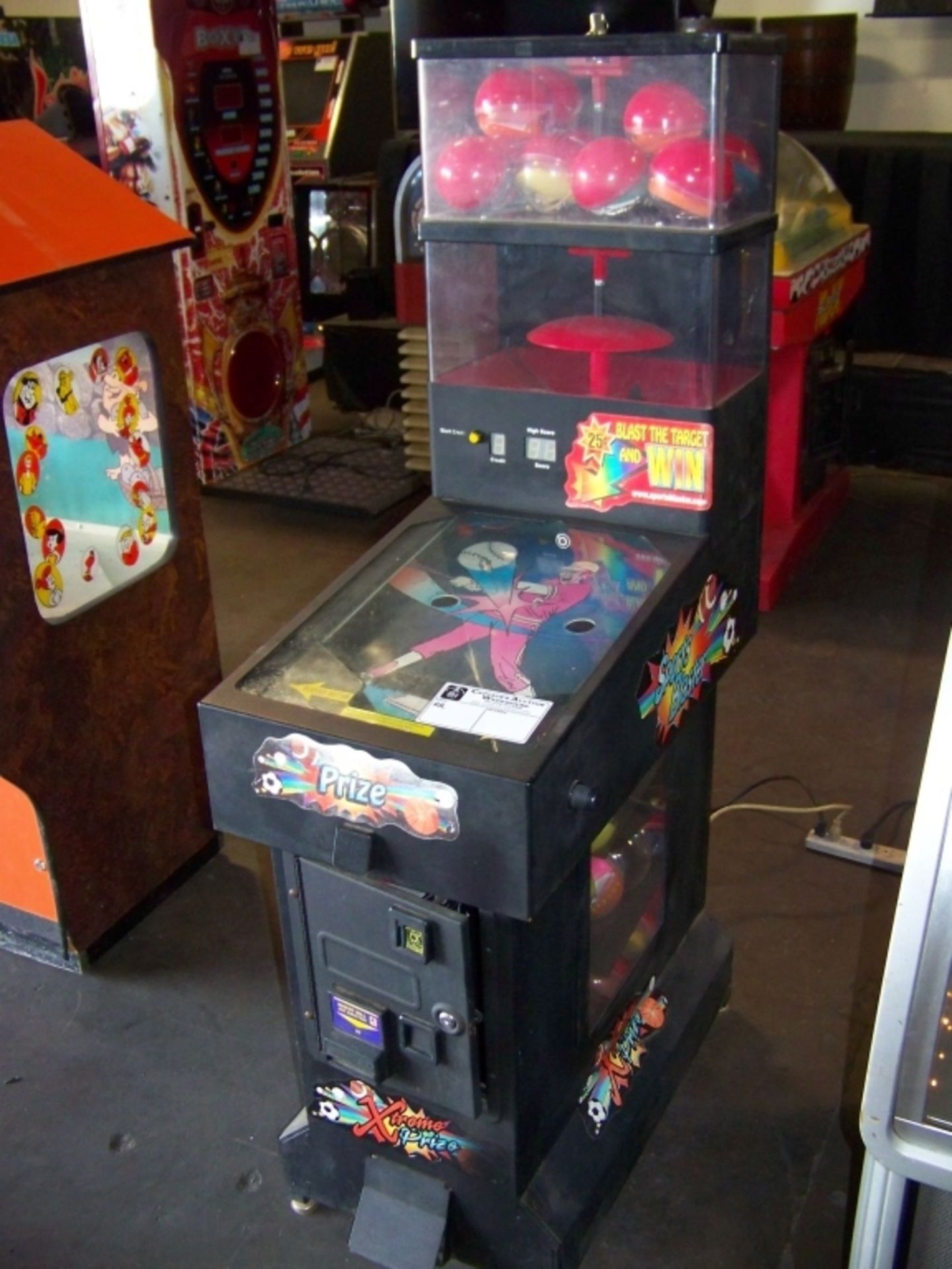 SPORTS BLASTER PRIZE VENDING GAME - Image 2 of 3