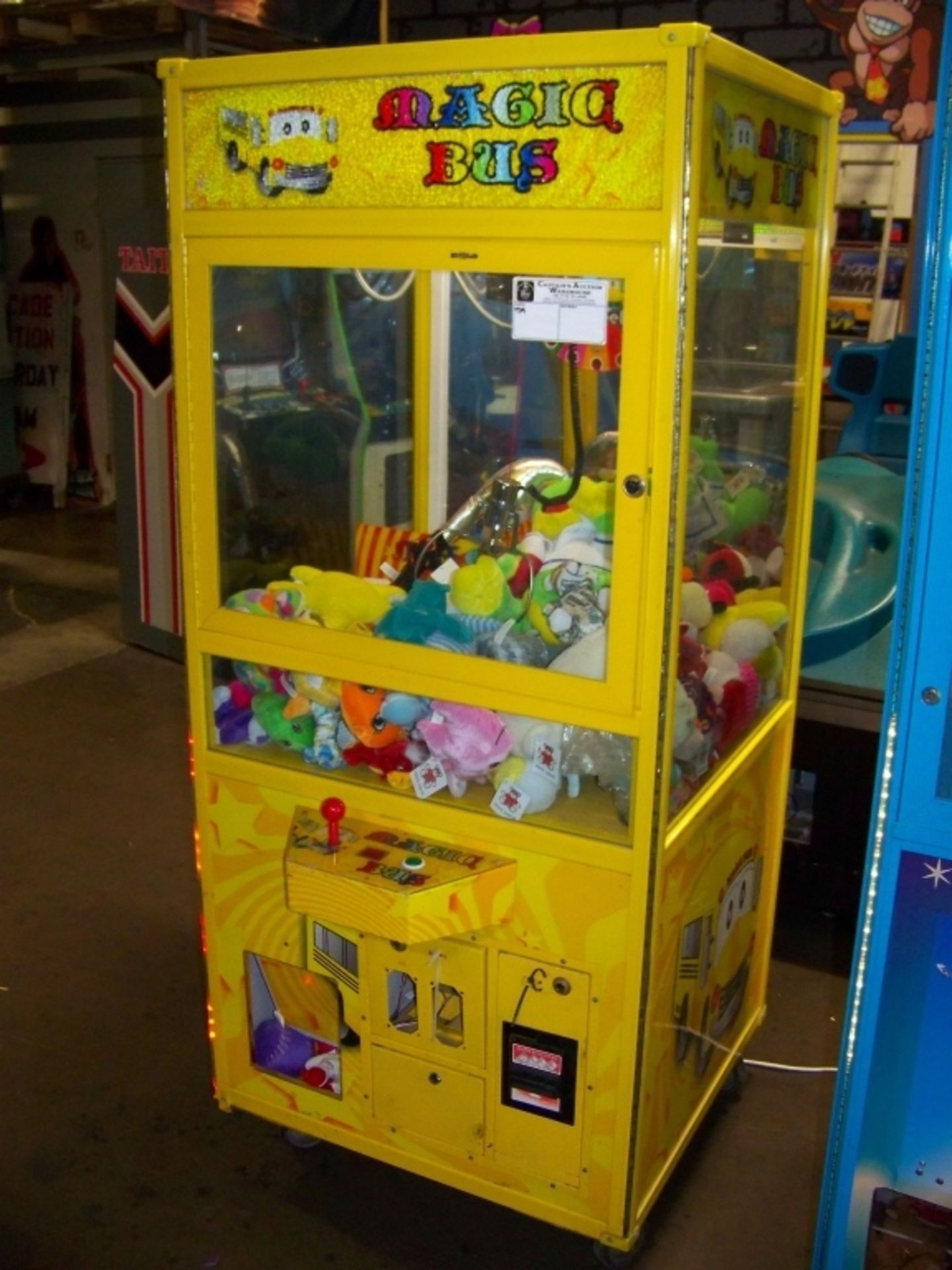 30" MAGIC BUS PLUSH CLAW CRANE MACHINE