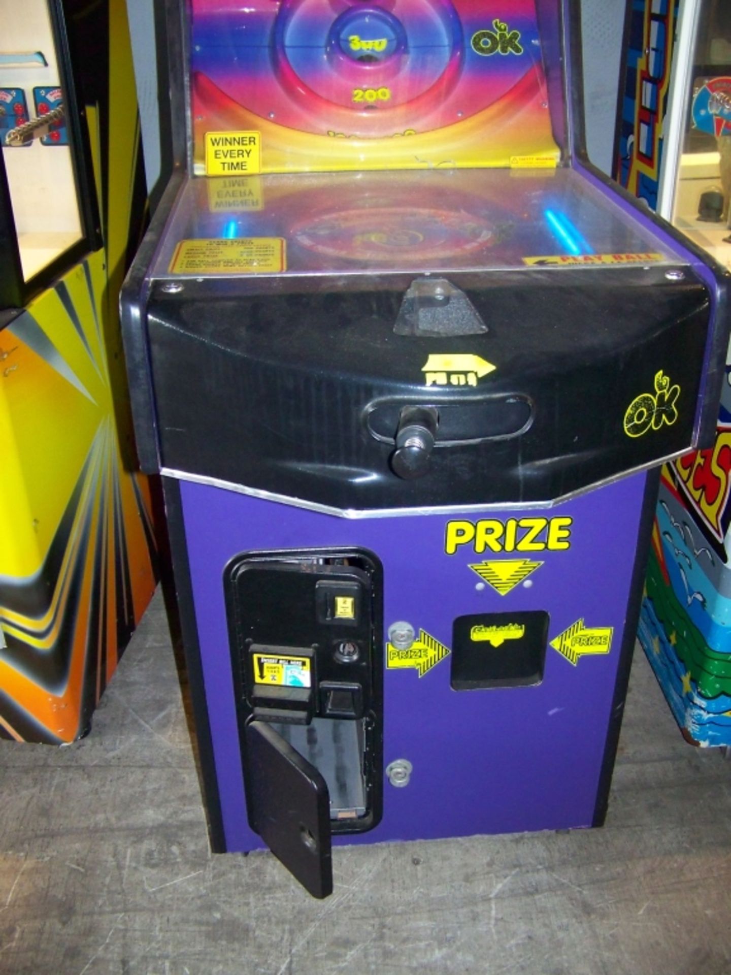 SKITTLEBALL INSTANT PRIZE VENDING MACHINE OK MFG - Image 3 of 4