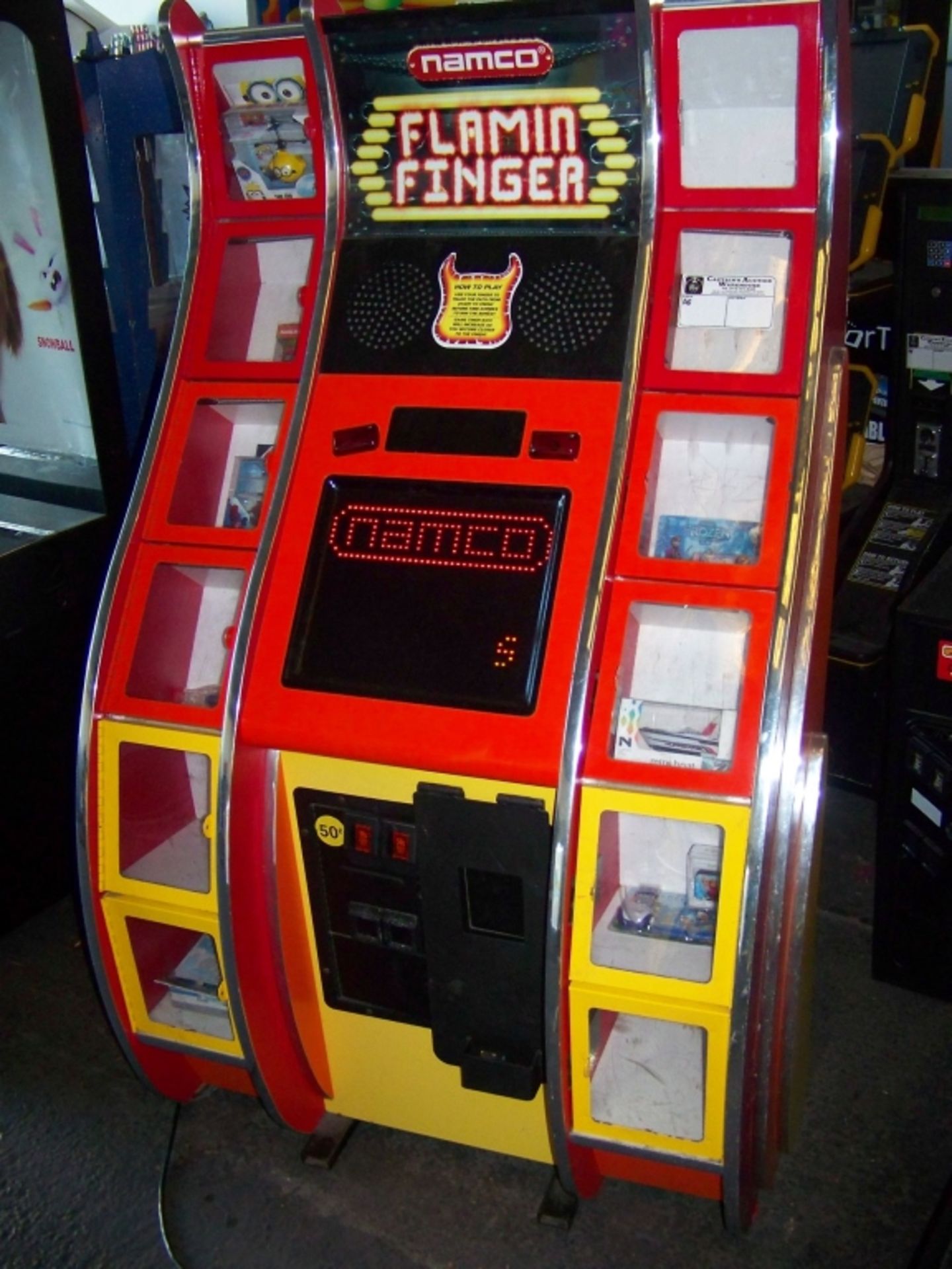 FLAMIN FINGER PRIZE REDEMPTION GAME NAMCO AE - Image 3 of 4