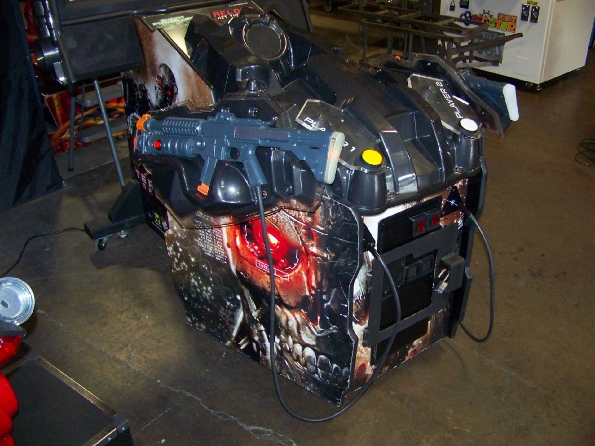 TERMINATOR SALVATION 42" DELUXE ARCADE GAME - Image 5 of 8