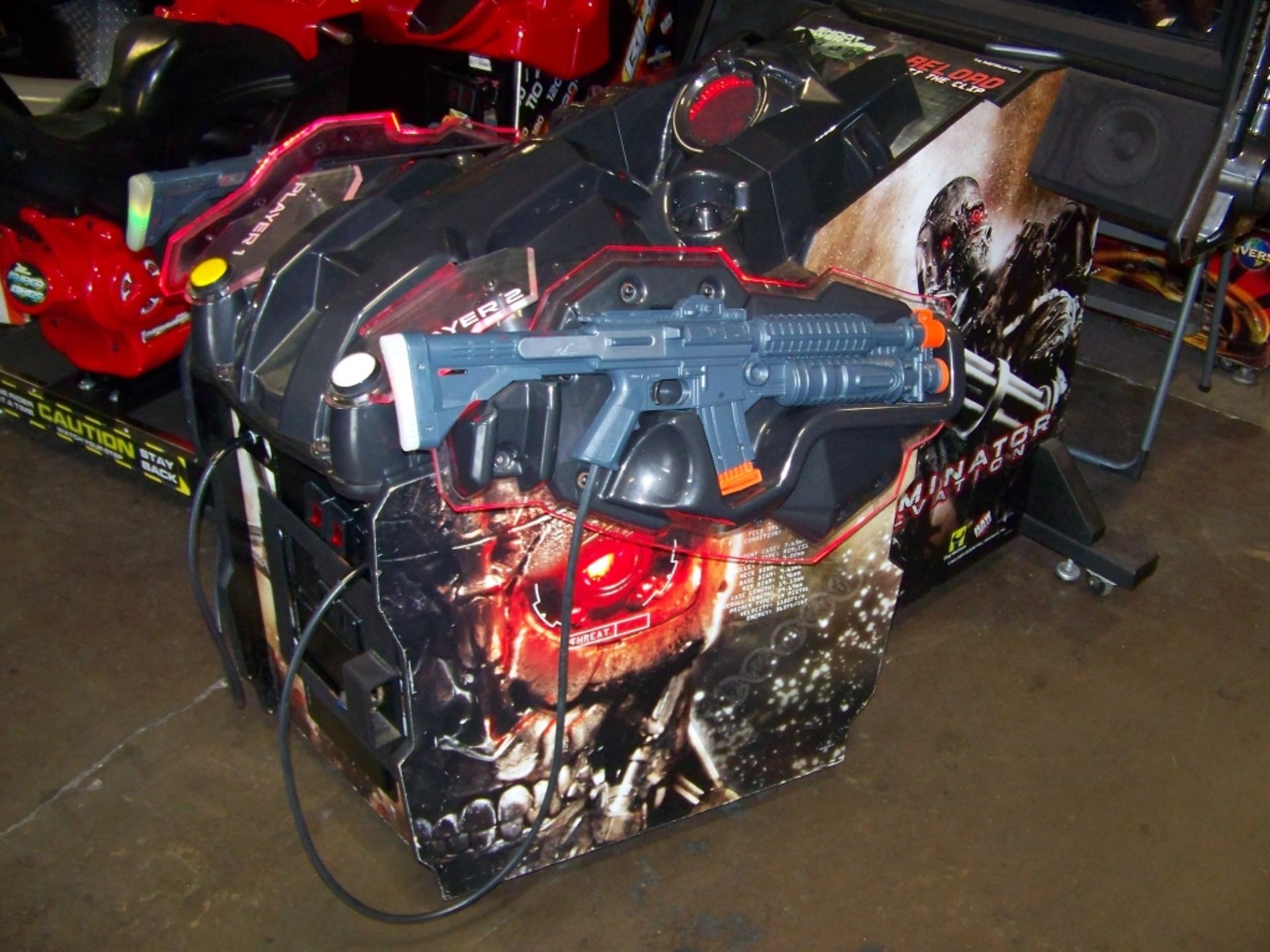 TERMINATOR SALVATION 42" DELUXE ARCADE GAME - Image 4 of 8