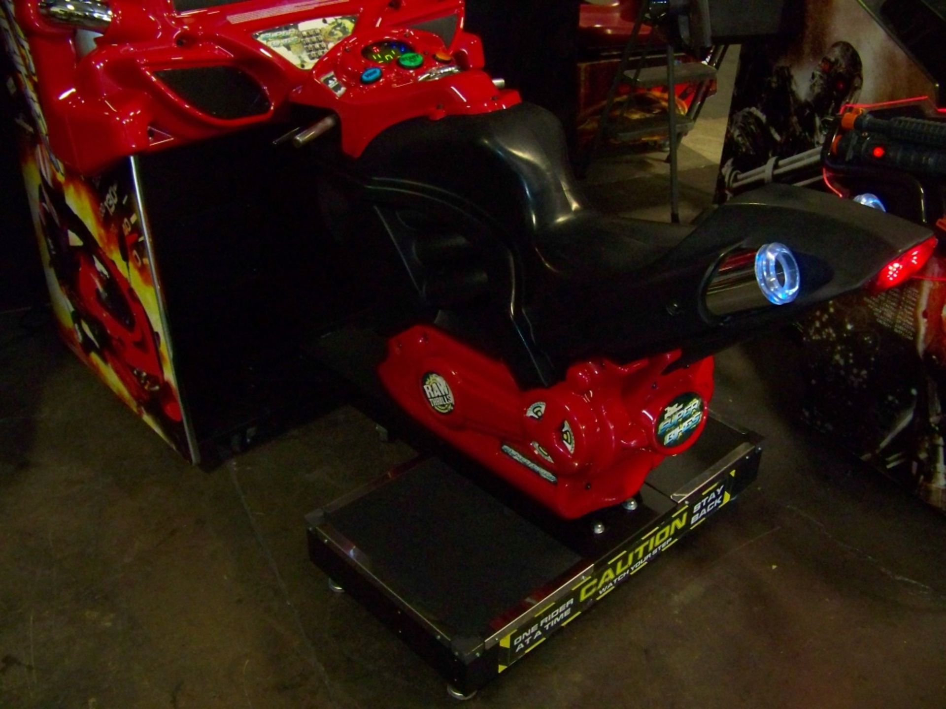 FAST & FURIOUS SUPER BIKES RED RACING ARCADE GAME - Image 5 of 6