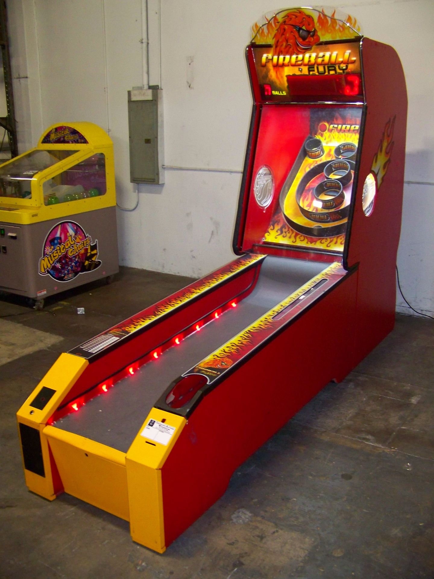 FIREBALL FURY ALLEY ROLLER REDEMPTION GAME BAYTEK - Image 2 of 7