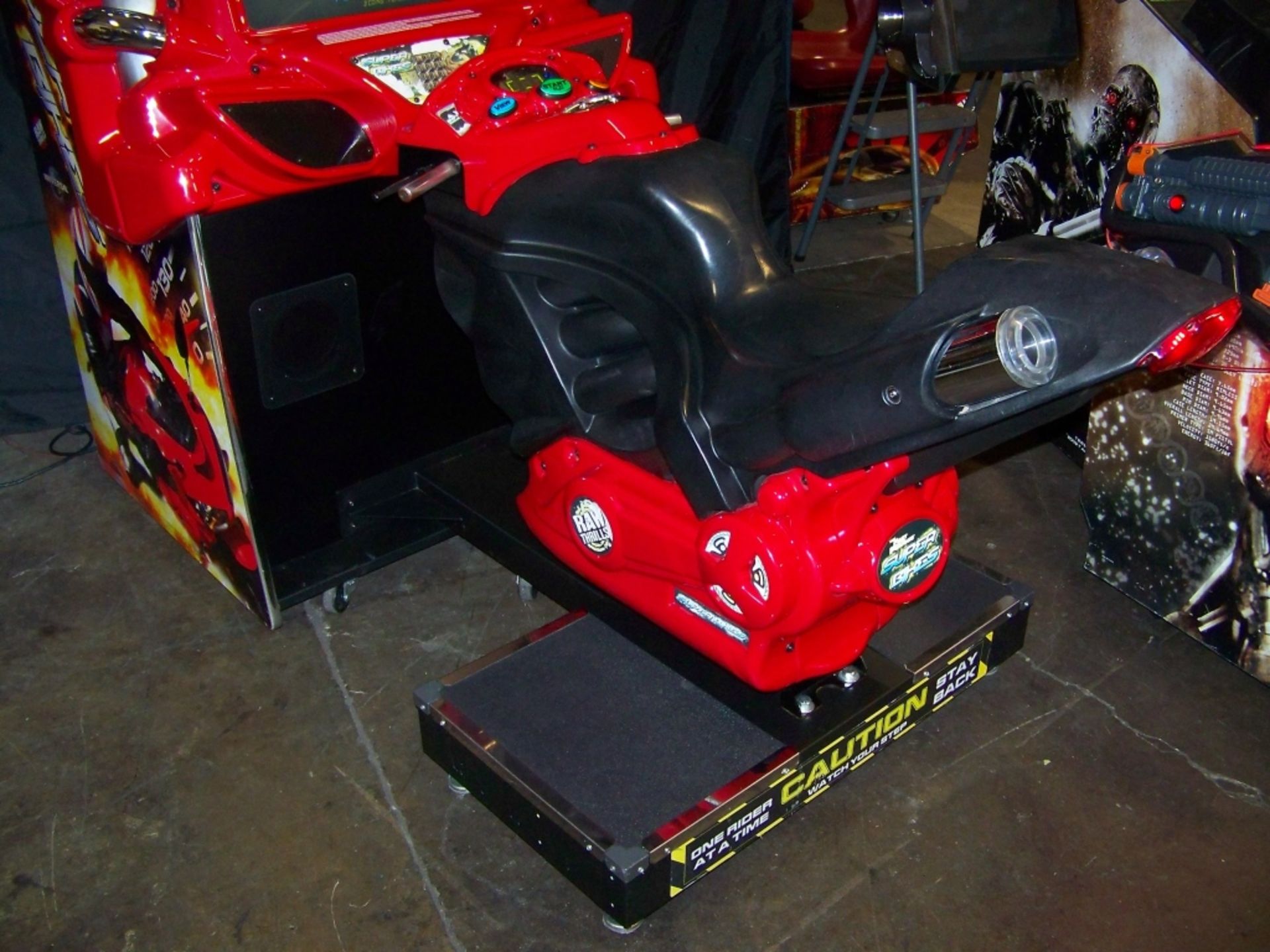 FAST & FURIOUS SUPER BIKES RED RACING ARCADE GAME - Image 6 of 6