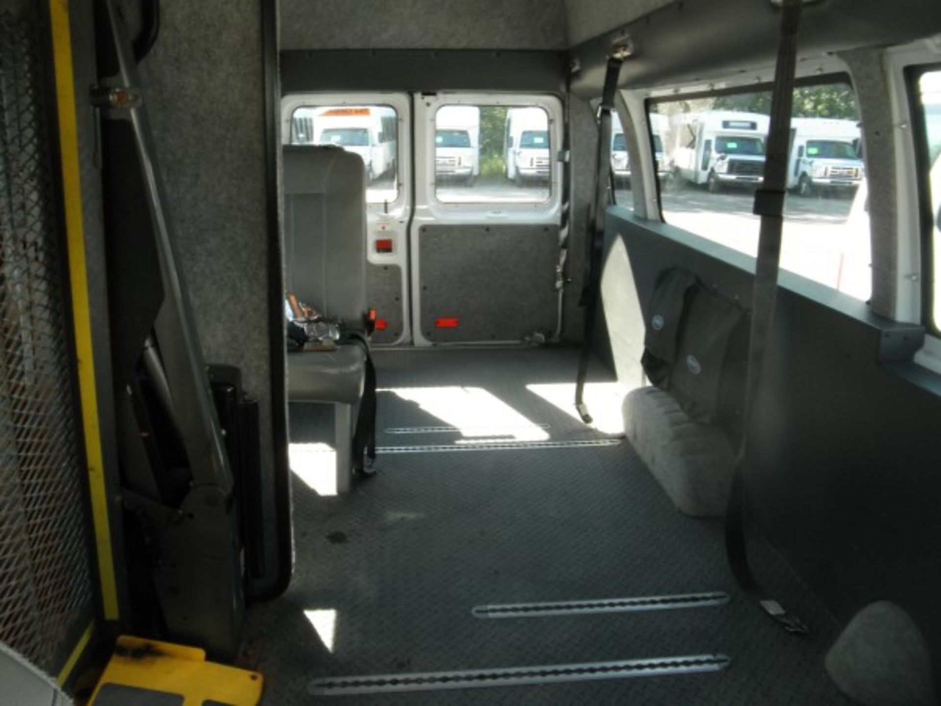 2009 FORD E-250 3A-3WC HIGHTOPPER VAN VIN# 1FTNS24L290A14987 191,727 MILES BUSINESS LIQUIDATION - Image 3 of 3