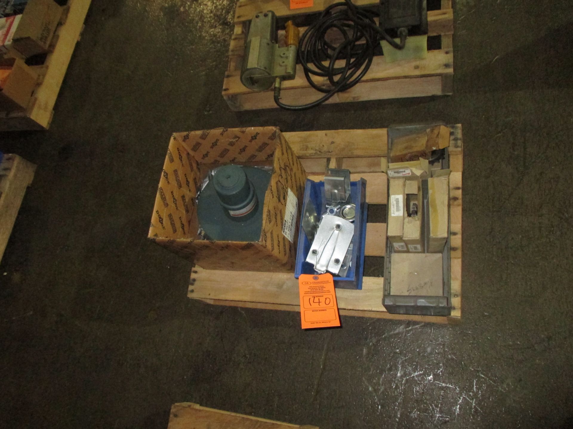 PALLET OF REEVES X-V PULLEY ID# HP5509 & MISC