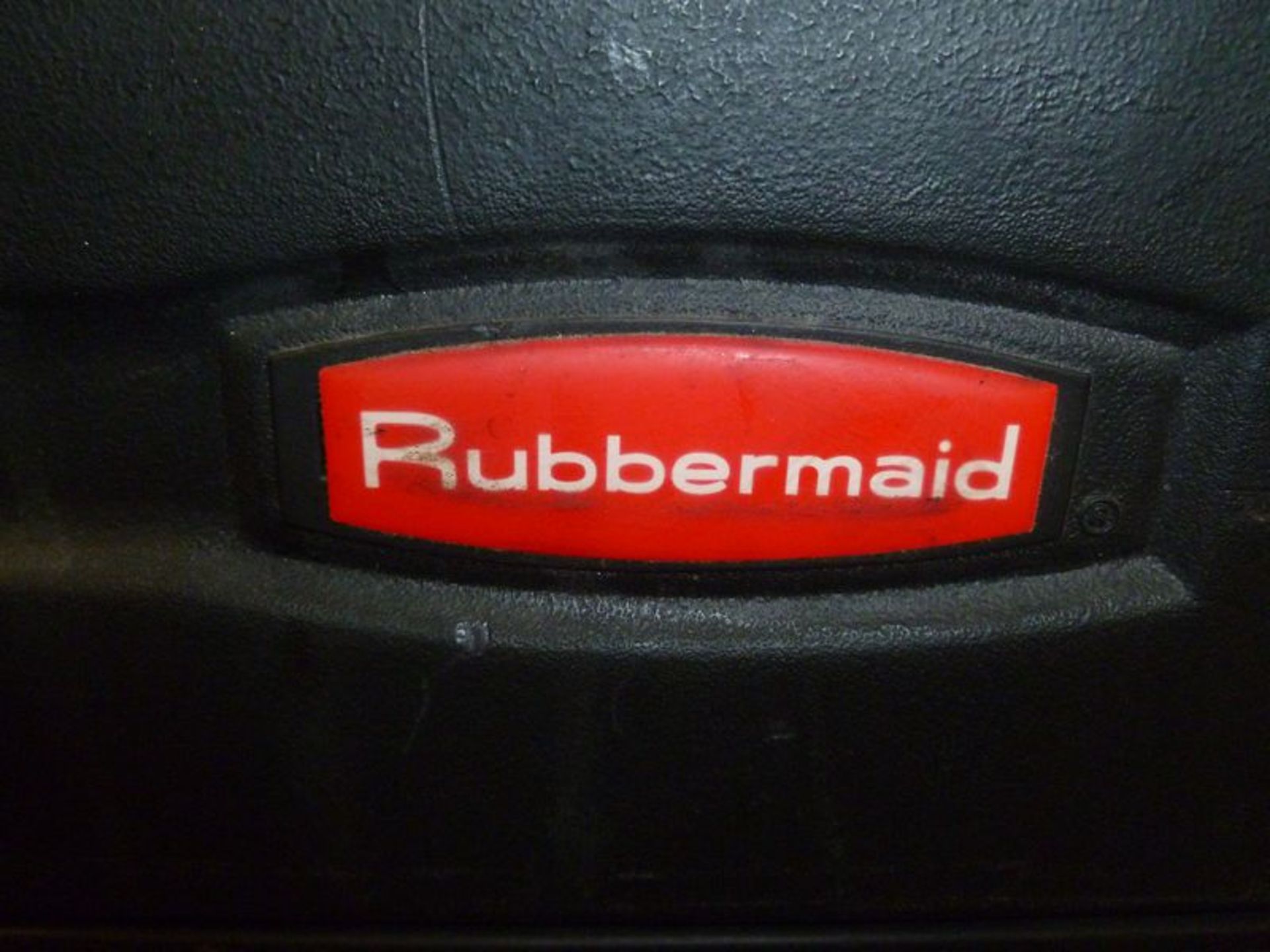 RUBBERMAID X-TRA UTILITY CART (LOCATED AT 6901 ARDMORE AVE. FORT WAYNE, IN 46809) - Image 4 of 4