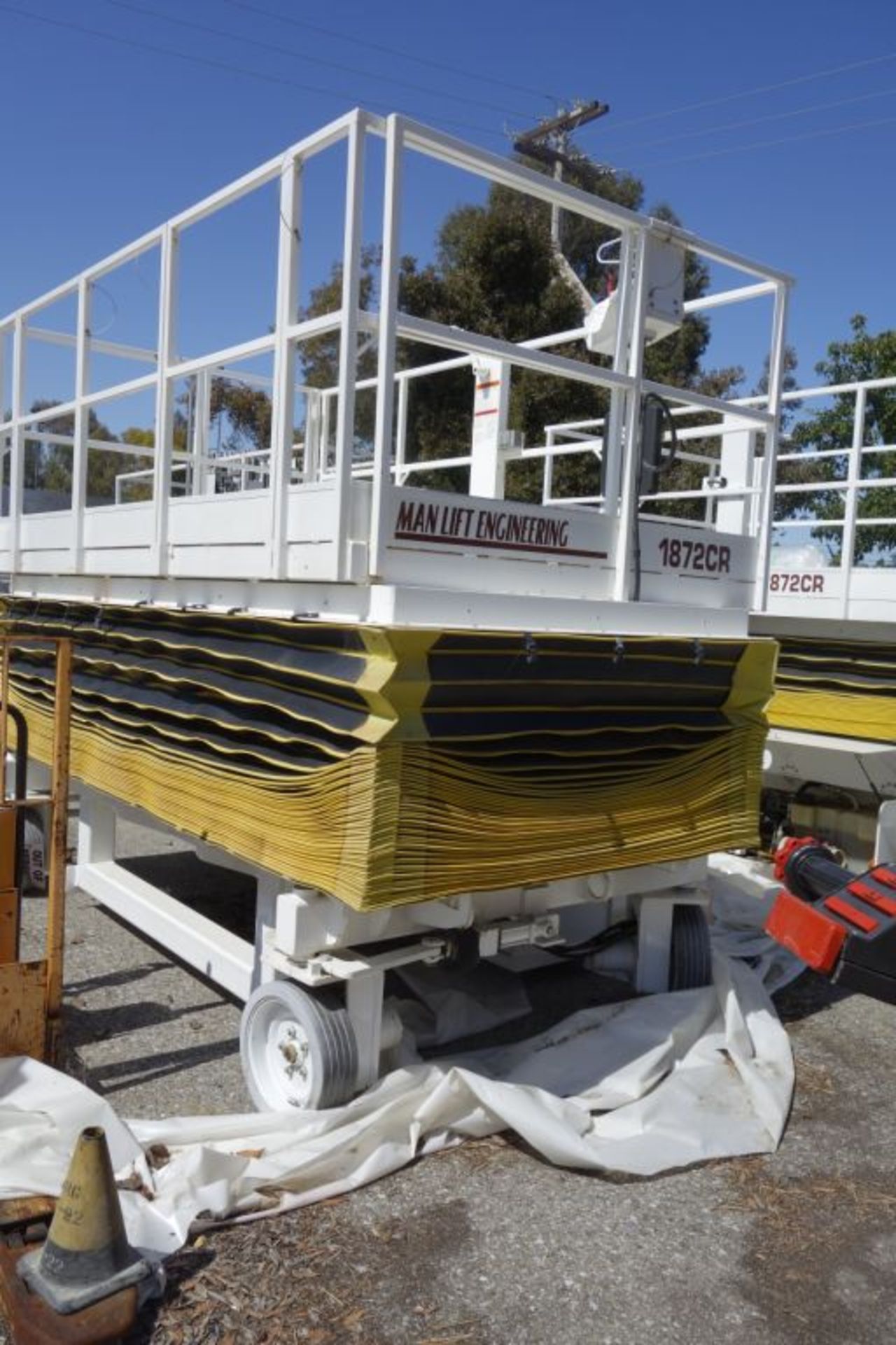 Man Lift Scissor Lift - Image 4 of 13